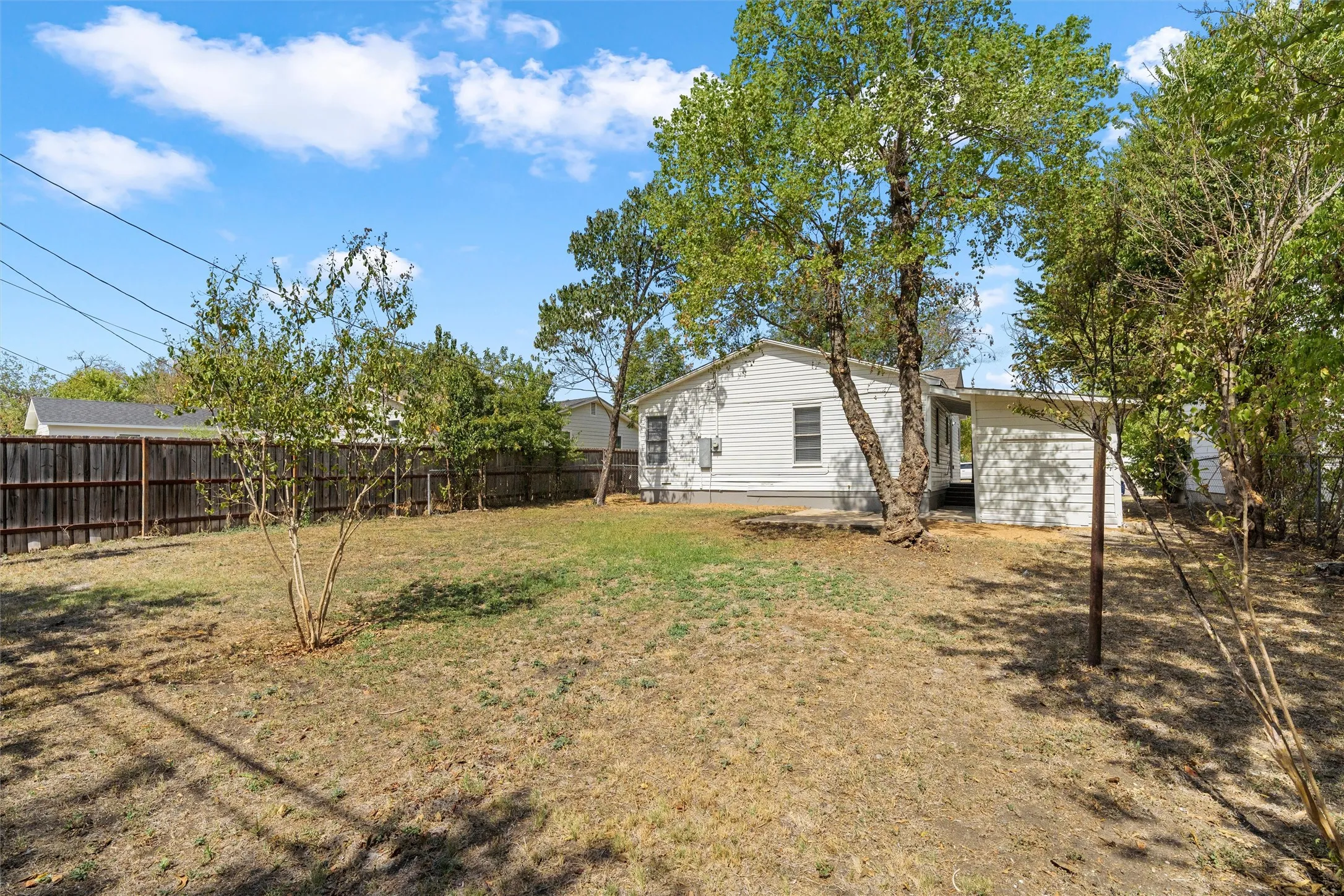 Single Family Residence For Sale in Mc Lennan County , 3436 Daughtrey Avenue, Waco, Texas 76711, 3 Bedroom, 1 Bathroom, Garage spaces, 1,114 Sqft, built in 1955, mls#21400695, Real Estate Agent in Waco, Homes For Sale in Mc Lennan county, Homes For Sale in Waco, Realtor in Waco Texas, Real Estate Brokerage Independent Realty Texas, Luminita Cordes Realtor