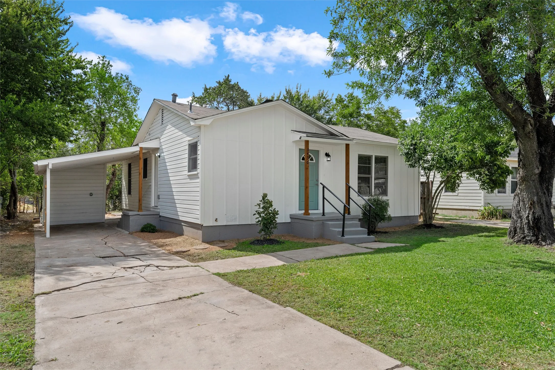 Single Family Residence For Sale in Mc Lennan County , 3436 Daughtrey Avenue, Waco, Texas 76711, 3 Bedroom, 1 Bathroom, Garage spaces, 1,114 Sqft, built in 1955, mls#21400695, Real Estate Agent in Waco, Homes For Sale in Mc Lennan county, Homes For Sale in Waco, Realtor in Waco Texas, Real Estate Brokerage Independent Realty Texas, Luminita Cordes Realtor