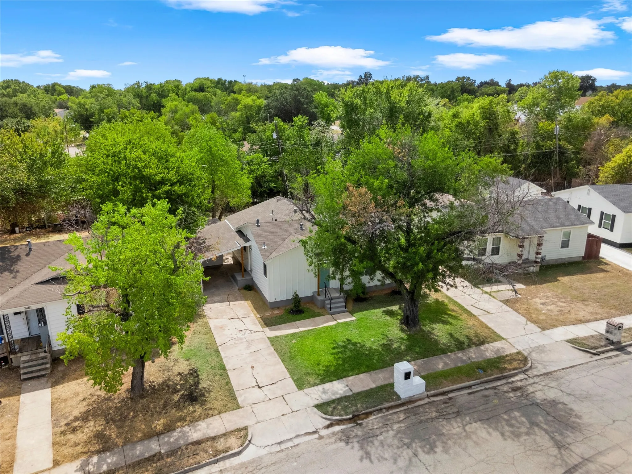 Single Family Residence For Sale in Mc Lennan County , 3436 Daughtrey Avenue, Waco, Texas 76711, 3 Bedroom, 1 Bathroom, Garage spaces, 1,114 Sqft, built in 1955, mls#21400695, Real Estate Agent in Waco, Homes For Sale in Mc Lennan county, Homes For Sale in Waco, Realtor in Waco Texas, Real Estate Brokerage Independent Realty Texas, Luminita Cordes Realtor