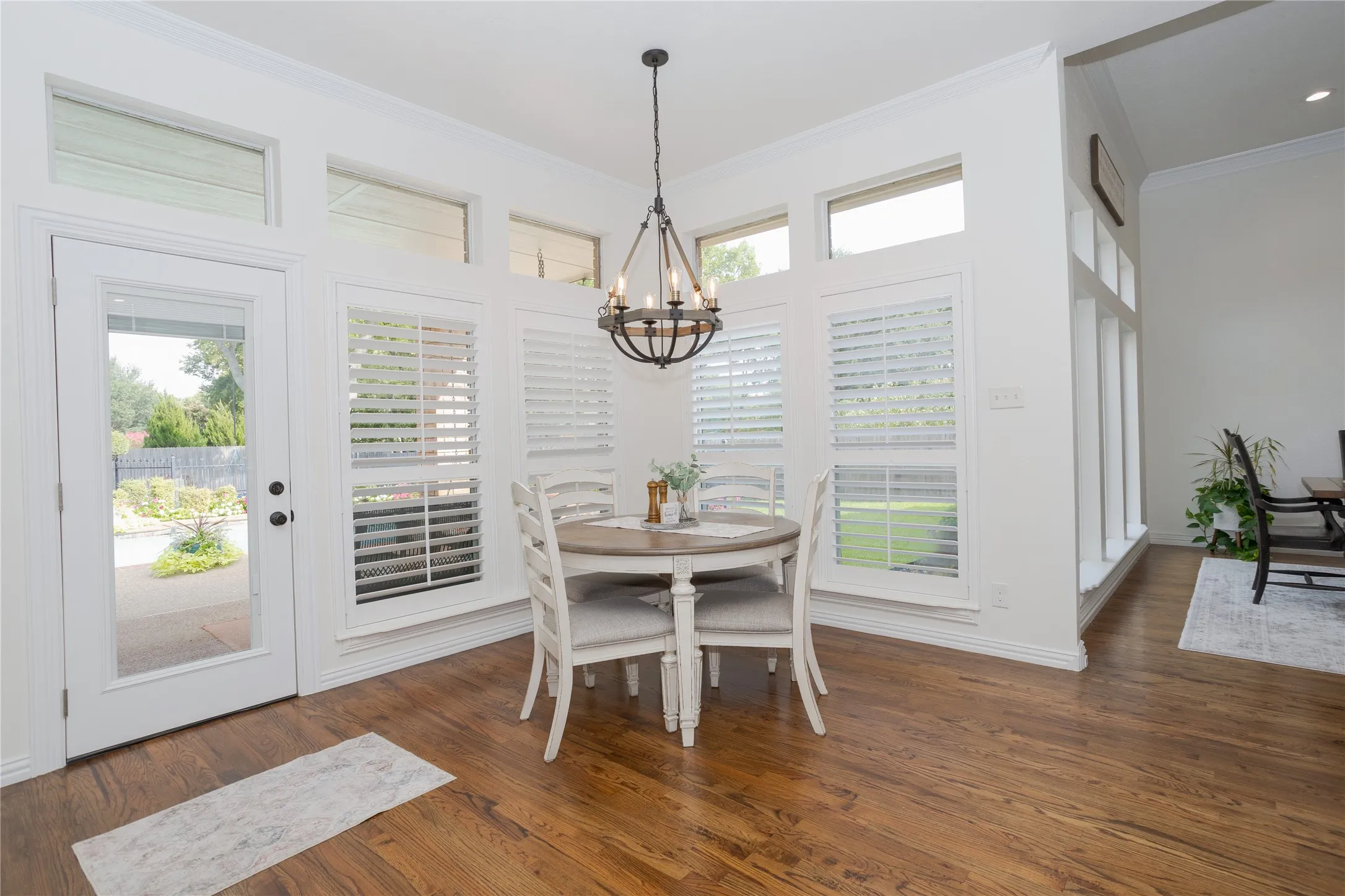 Single Family Residence For Sale in Tarrant County , 5601 Sycamore Drive, Colleyville, Texas 76034, 4 Bedroom, 3 Bathroom, 3 Garage spaces, 3,505 Sqft, built in 1991, mls#21399667, Real Estate Agent in Colleyville, Homes For Sale in Tarrant county, Homes For Sale in Colleyville, Realtor in Colleyville Texas, Real Estate Brokerage Independent Realty Texas, Luminita Cordes Realtor