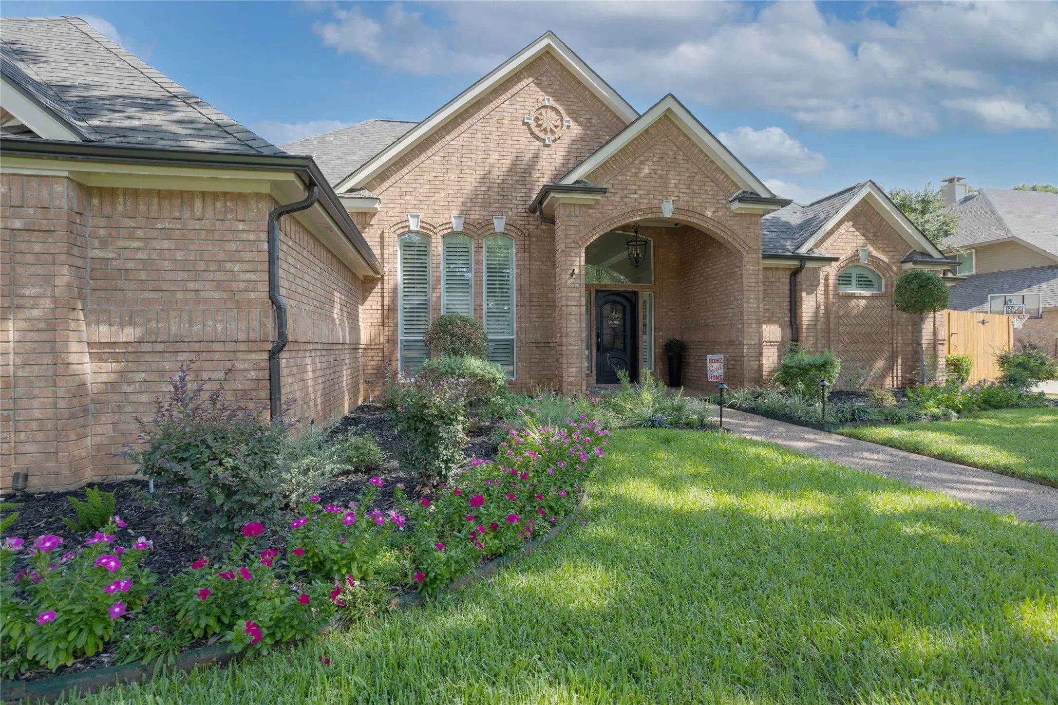 Single Family Residence For Sale in Tarrant County , 5601 Sycamore Drive, Colleyville, Texas 76034, 4 Bedroom, 3 Bathroom, 3 Garage spaces, 3,505 Sqft, built in 1991, mls#21399667, Real Estate Agent in Colleyville, Homes For Sale in Tarrant county, Homes For Sale in Colleyville, Realtor in Colleyville Texas, Real Estate Brokerage Independent Realty Texas, Luminita Cordes Realtor