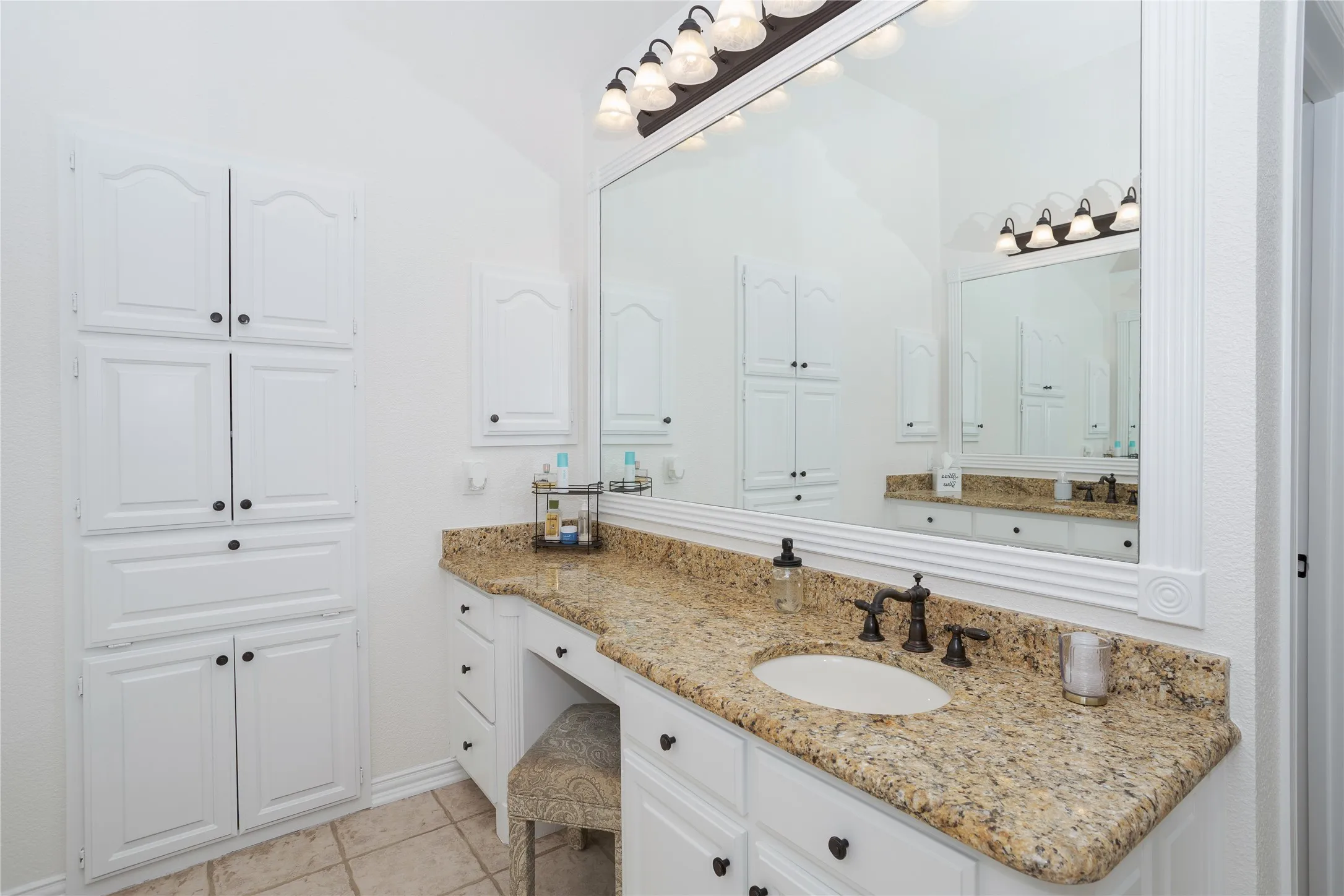 Single Family Residence For Sale in Tarrant County , 5601 Sycamore Drive, Colleyville, Texas 76034, 4 Bedroom, 3 Bathroom, 3 Garage spaces, 3,505 Sqft, built in 1991, mls#21399667, Real Estate Agent in Colleyville, Homes For Sale in Tarrant county, Homes For Sale in Colleyville, Realtor in Colleyville Texas, Real Estate Brokerage Independent Realty Texas, Luminita Cordes Realtor