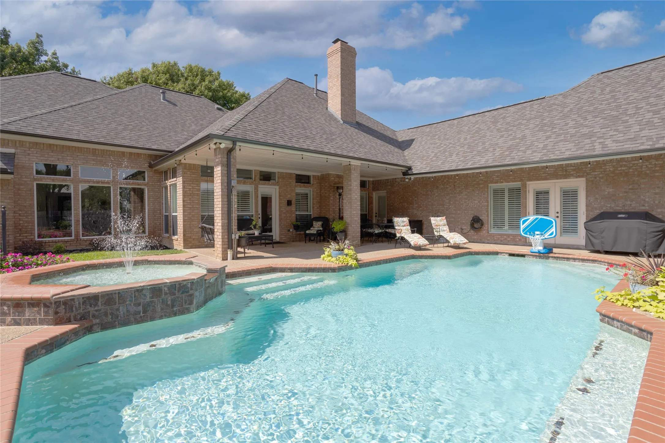 Single Family Residence For Sale in Tarrant County , 5601 Sycamore Drive, Colleyville, Texas 76034, 4 Bedroom, 3 Bathroom, 3 Garage spaces, 3,505 Sqft, built in 1991, mls#21399667, Real Estate Agent in Colleyville, Homes For Sale in Tarrant county, Homes For Sale in Colleyville, Realtor in Colleyville Texas, Real Estate Brokerage Independent Realty Texas, Luminita Cordes Realtor