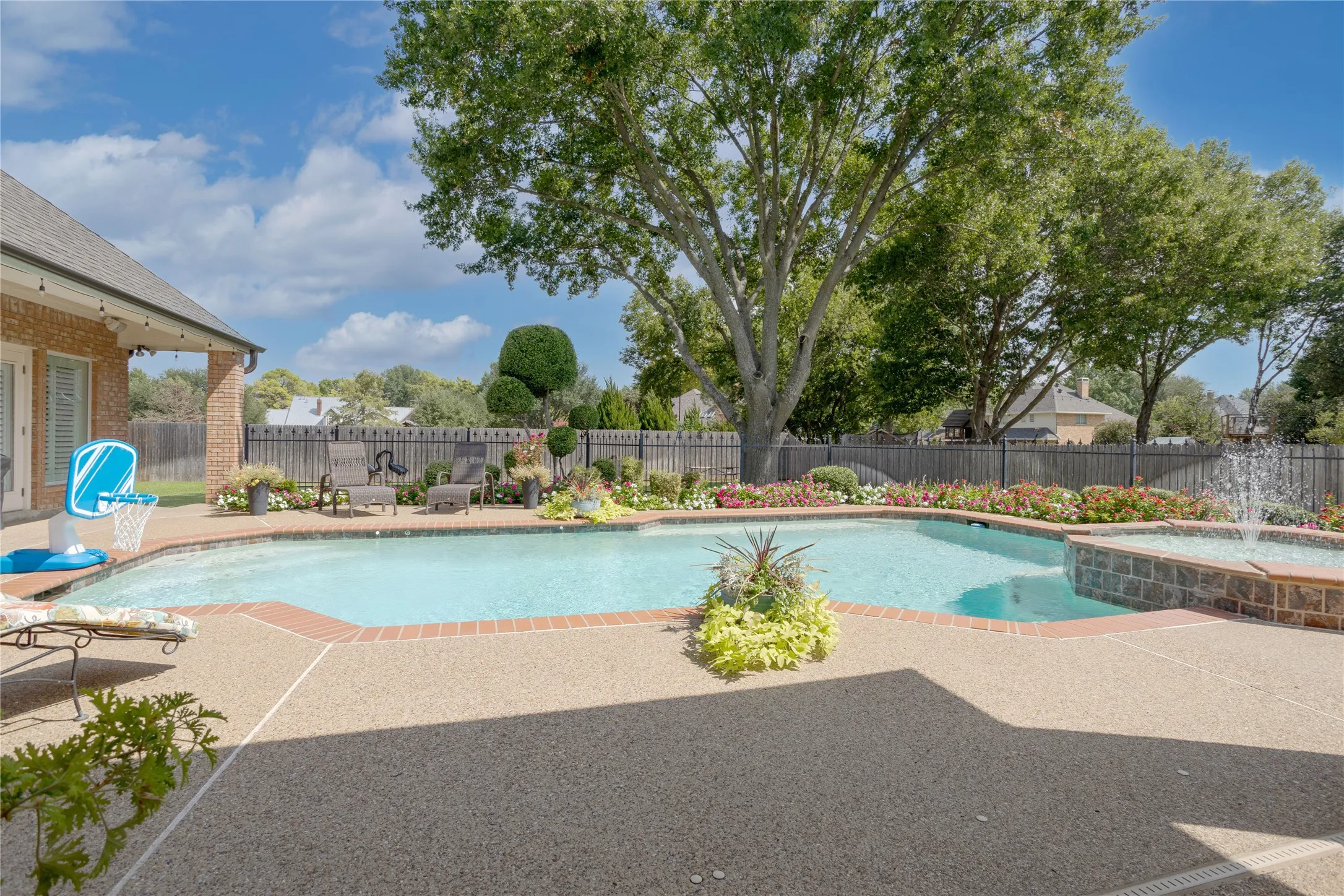 Single Family Residence For Sale in Tarrant County , 5601 Sycamore Drive, Colleyville, Texas 76034, 4 Bedroom, 3 Bathroom, 3 Garage spaces, 3,505 Sqft, built in 1991, mls#21399667, Real Estate Agent in Colleyville, Homes For Sale in Tarrant county, Homes For Sale in Colleyville, Realtor in Colleyville Texas, Real Estate Brokerage Independent Realty Texas, Luminita Cordes Realtor