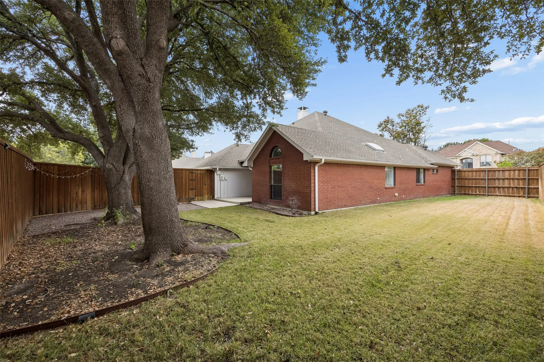 Single Family Residence For Sale in Collin County , 6656 Wickliff Trail, Plano, Texas 75023, 4 Bedroom, 3 Bathroom, 2 Garage spaces, 2,243 Sqft, built in 1988, mls#21398429, Real Estate Agent in Plano, Homes For Sale in Collin county, Homes For Sale in Plano, Realtor in Plano Texas, Real Estate Brokerage Independent Realty Texas, Luminita Cordes Realtor