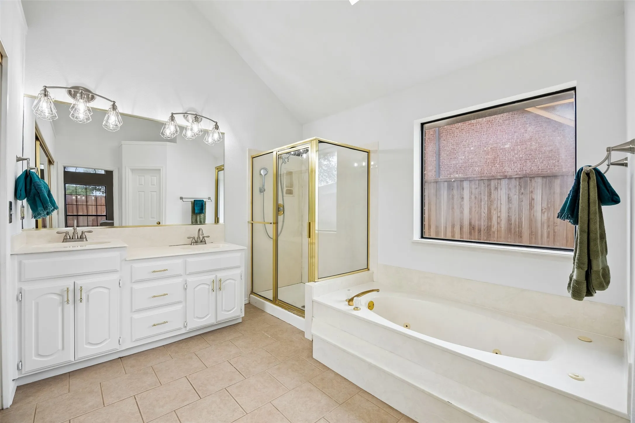 Single Family Residence For Sale in Collin County , 6656 Wickliff Trail, Plano, Texas 75023, 4 Bedroom, 3 Bathroom, 2 Garage spaces, 2,243 Sqft, built in 1988, mls#21398429, Real Estate Agent in Plano, Homes For Sale in Collin county, Homes For Sale in Plano, Realtor in Plano Texas, Real Estate Brokerage Independent Realty Texas, Luminita Cordes Realtor