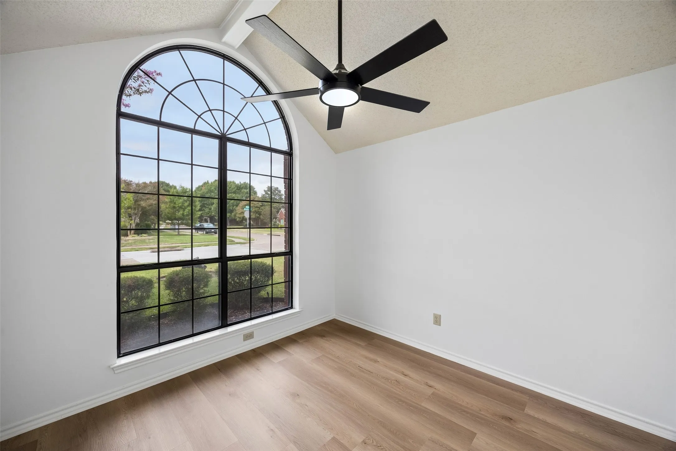 Single Family Residence For Sale in Collin County , 6656 Wickliff Trail, Plano, Texas 75023, 4 Bedroom, 3 Bathroom, 2 Garage spaces, 2,243 Sqft, built in 1988, mls#21398429, Real Estate Agent in Plano, Homes For Sale in Collin county, Homes For Sale in Plano, Realtor in Plano Texas, Real Estate Brokerage Independent Realty Texas, Luminita Cordes Realtor