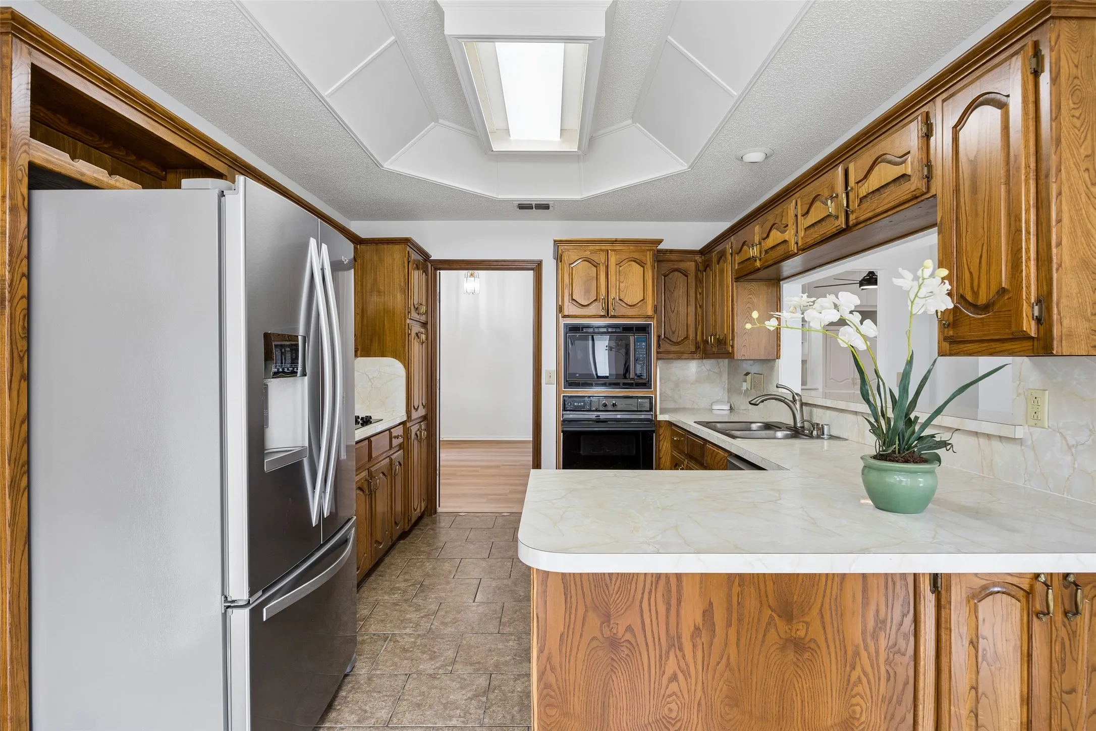 Single Family Residence For Sale in Collin County , 6656 Wickliff Trail, Plano, Texas 75023, 4 Bedroom, 3 Bathroom, 2 Garage spaces, 2,243 Sqft, built in 1988, mls#21398429, Real Estate Agent in Plano, Homes For Sale in Collin county, Homes For Sale in Plano, Realtor in Plano Texas, Real Estate Brokerage Independent Realty Texas, Luminita Cordes Realtor