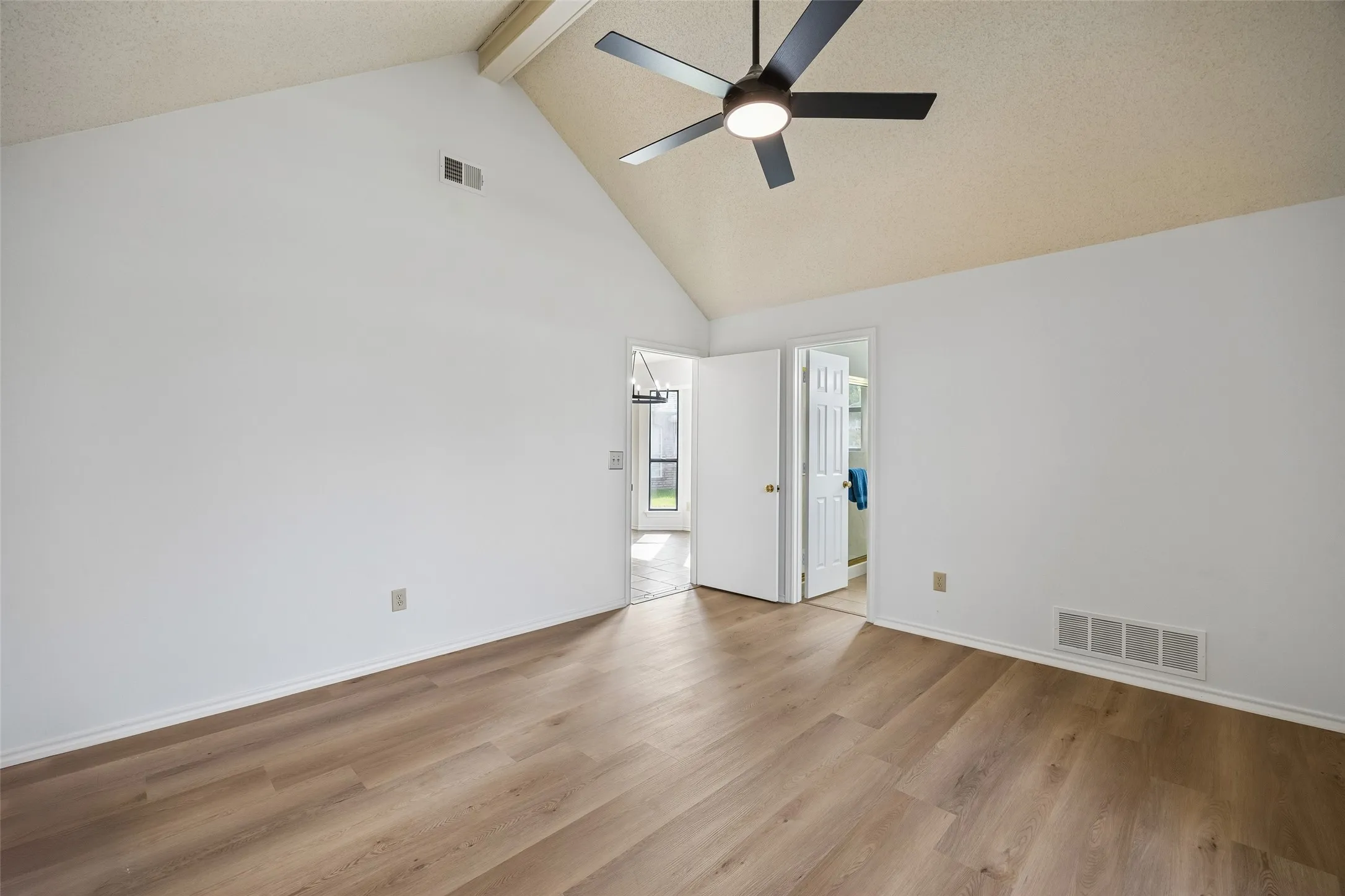 Single Family Residence For Sale in Collin County , 6656 Wickliff Trail, Plano, Texas 75023, 4 Bedroom, 3 Bathroom, 2 Garage spaces, 2,243 Sqft, built in 1988, mls#21398429, Real Estate Agent in Plano, Homes For Sale in Collin county, Homes For Sale in Plano, Realtor in Plano Texas, Real Estate Brokerage Independent Realty Texas, Luminita Cordes Realtor