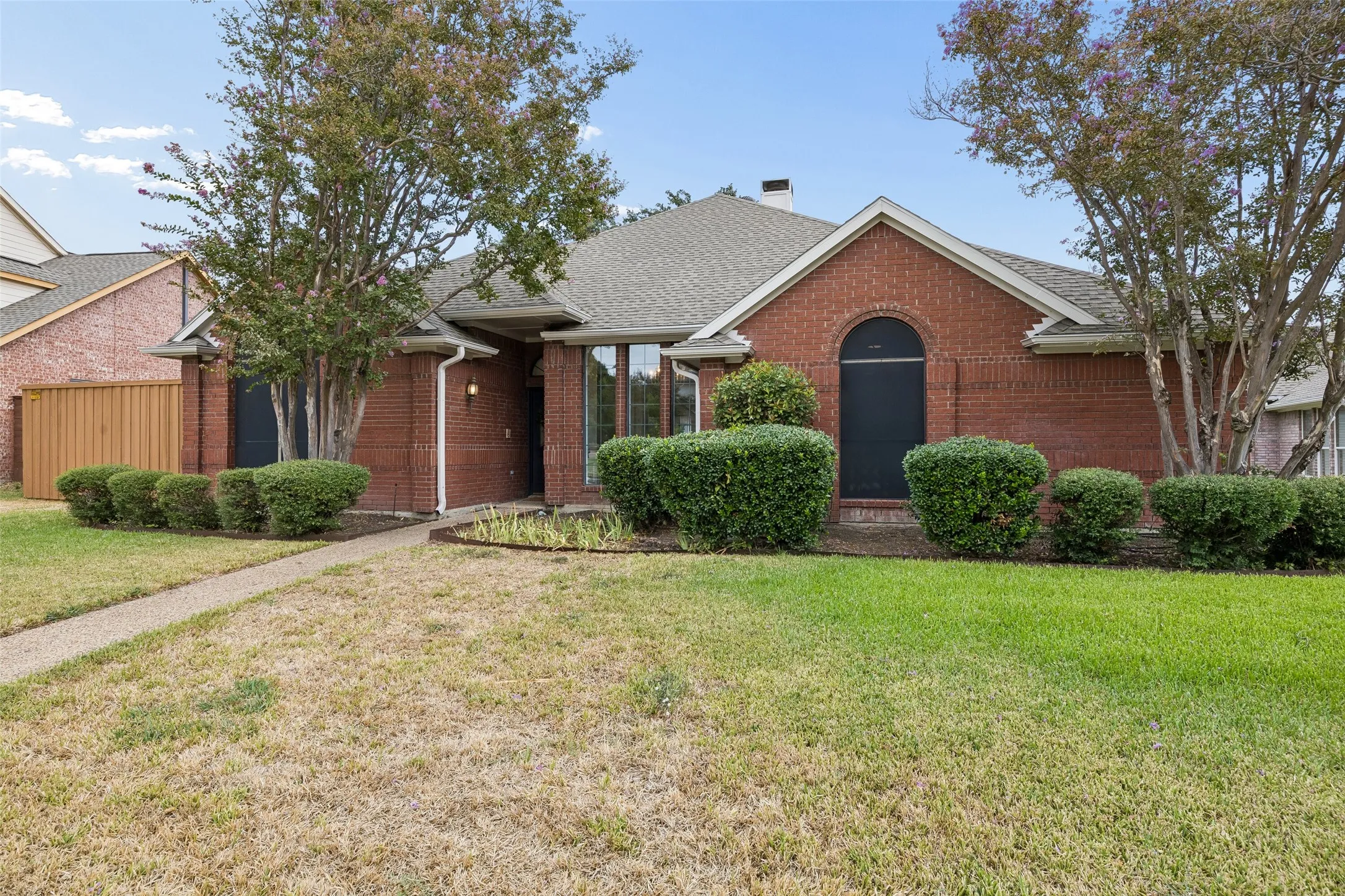 Single Family Residence For Sale in Collin County , 6656 Wickliff Trail, Plano, Texas 75023, 4 Bedroom, 3 Bathroom, 2 Garage spaces, 2,243 Sqft, built in 1988, mls#21398429, Real Estate Agent in Plano, Homes For Sale in Collin county, Homes For Sale in Plano, Realtor in Plano Texas, Real Estate Brokerage Independent Realty Texas, Luminita Cordes Realtor