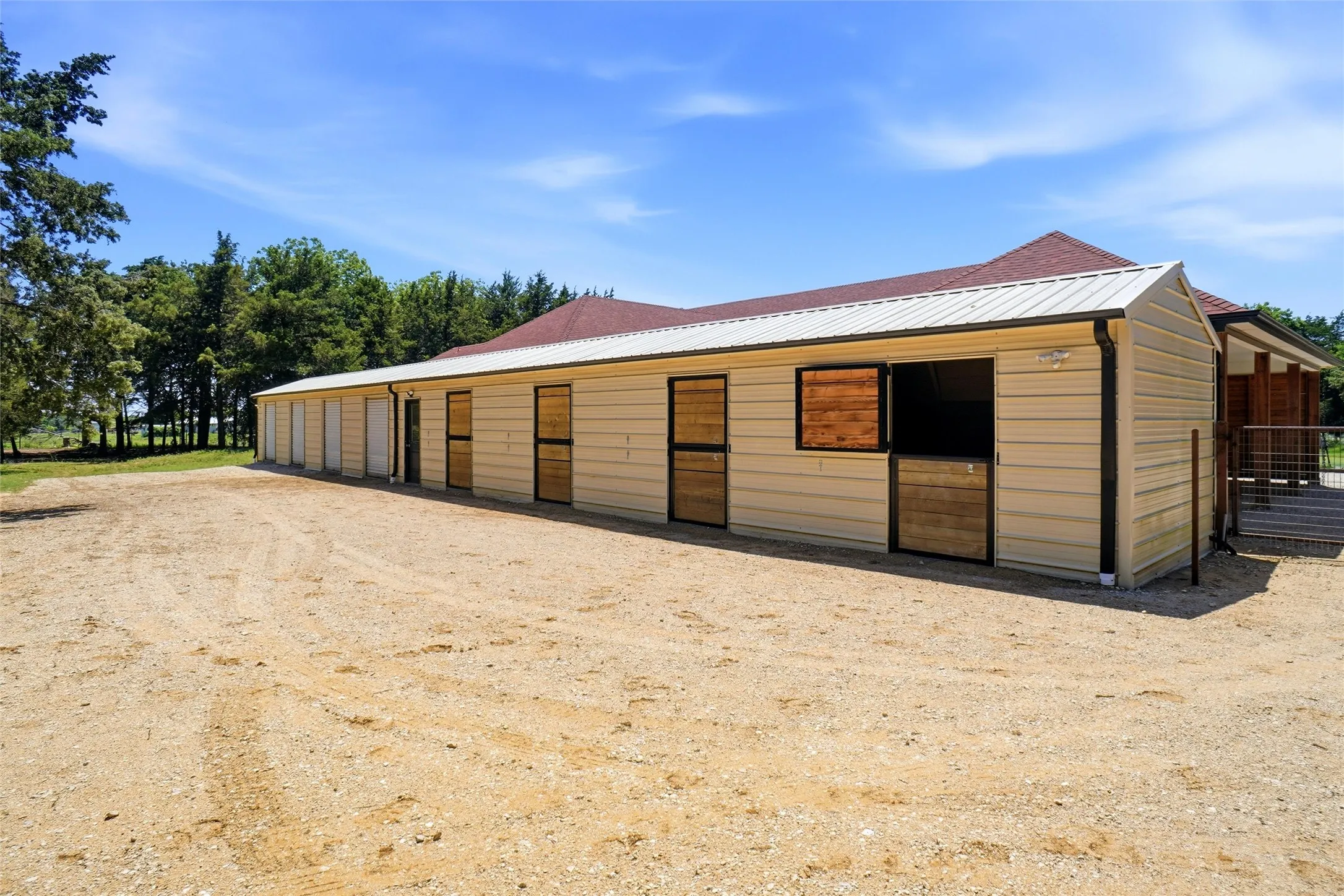 Barn #1 Exterior - 4 stalls and 4 storage units