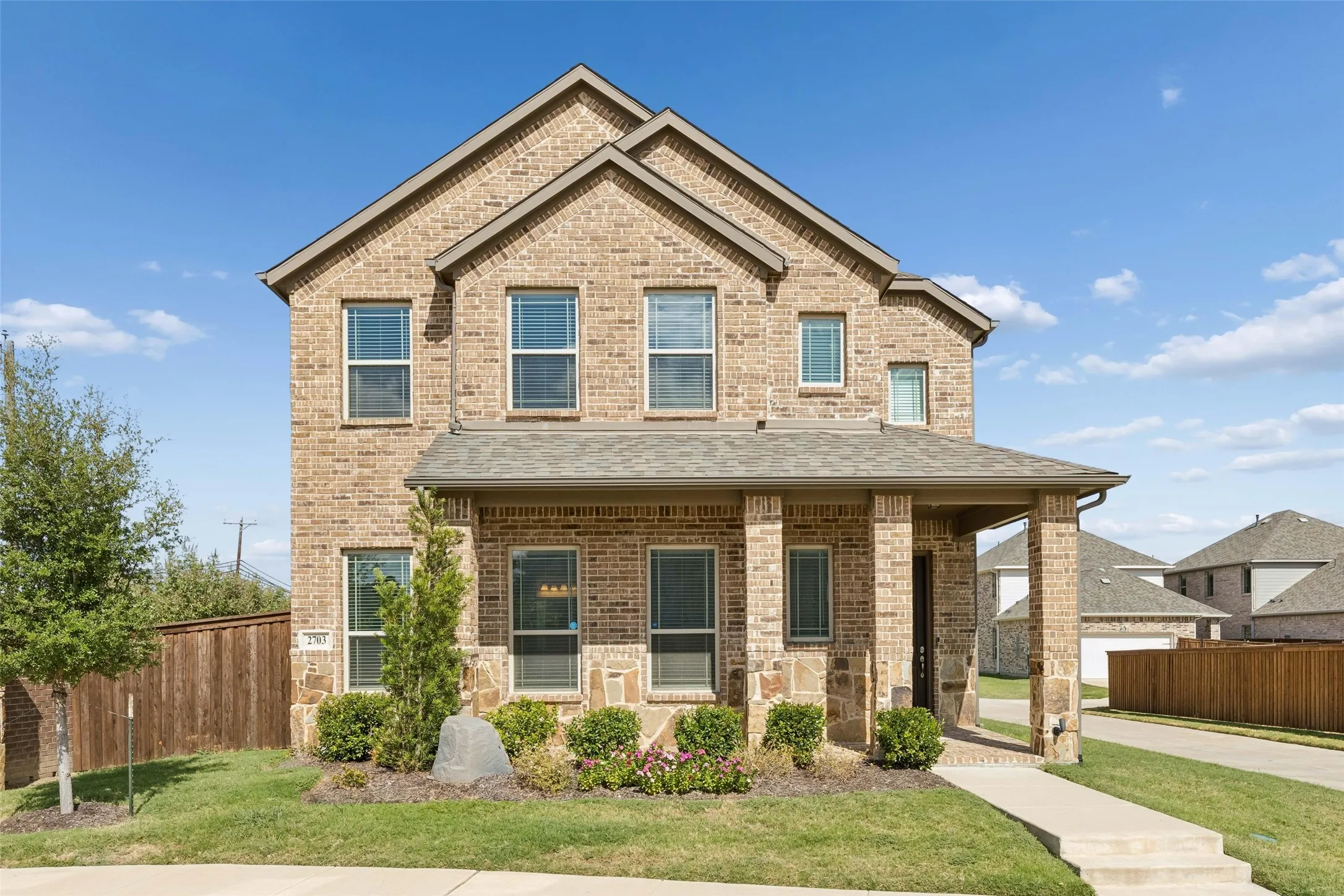 Single Family Residence For Sale in Tarrant County , 2703 Chambray Lane, Mansfield, Texas 76063, 3 Bedroom, 3 Bathroom, 2 Garage spaces, 2,457 Sqft, built in 2022, mls#21398395, Real Estate Agent in Mansfield, Homes For Sale in Tarrant county, Homes For Sale in Mansfield, Realtor in Mansfield Texas, Real Estate Brokerage Independent Realty Texas, Luminita Cordes Realtor