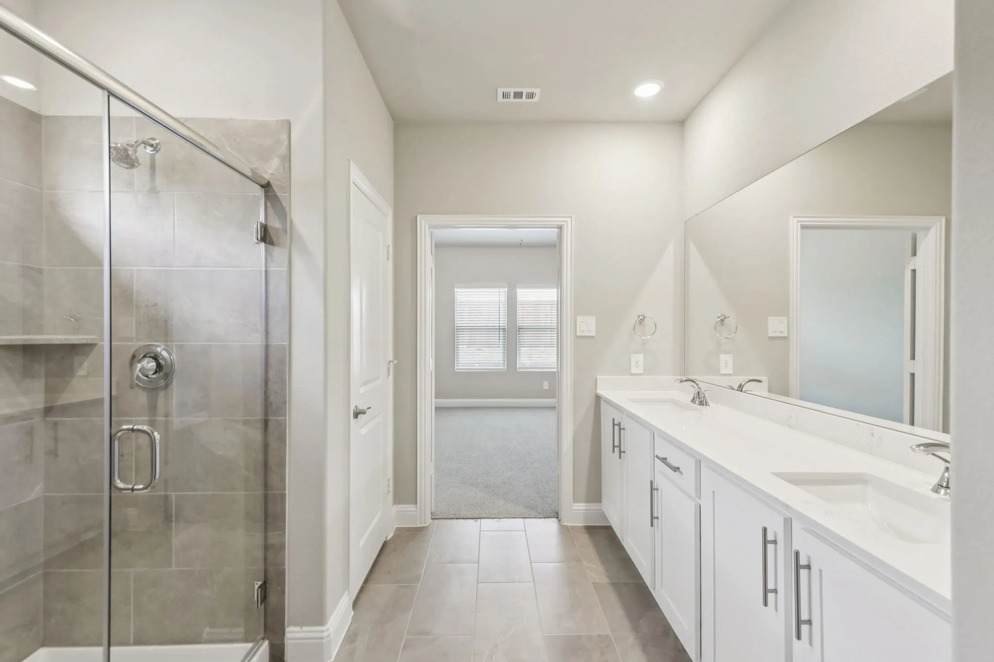  Photo is not of the actual home, but is an inspirational photo of builder’s model home and may depict options, furnishings, and/or decorator features that are not included.
