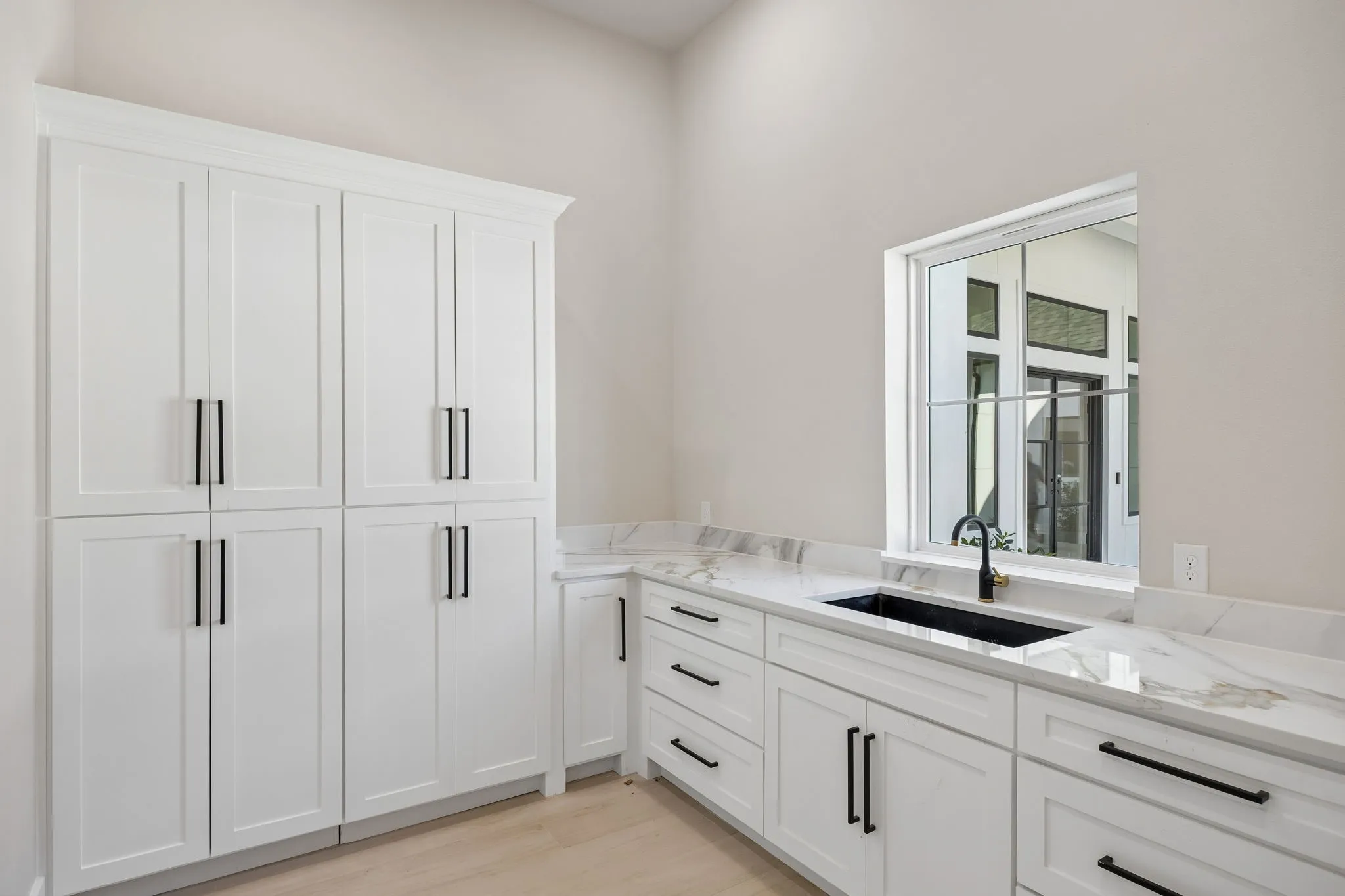 Single Family Residence For Sale in Johnson County , 304 Mint Ridge, Burleson, Texas 76028, 5 Bedroom, 6 Bathroom, 8 Garage spaces, 6,405 Sqft, built in 2026, mls#21401010, Real Estate Agent in Burleson, Homes For Sale in Johnson county, Homes For Sale in Burleson, Realtor in Burleson Texas, Real Estate Brokerage Independent Realty Texas, Luminita Cordes Realtor