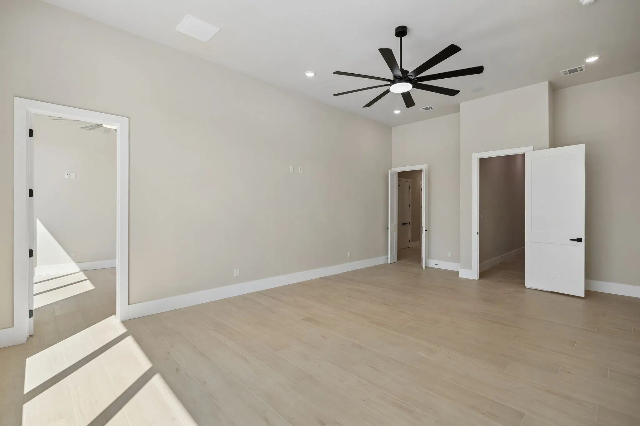 Single Family Residence For Sale in Johnson County , 304 Mint Ridge, Burleson, Texas 76028, 5 Bedroom, 6 Bathroom, 8 Garage spaces, 6,405 Sqft, built in 2026, mls#21401010, Real Estate Agent in Burleson, Homes For Sale in Johnson county, Homes For Sale in Burleson, Realtor in Burleson Texas, Real Estate Brokerage Independent Realty Texas, Luminita Cordes Realtor