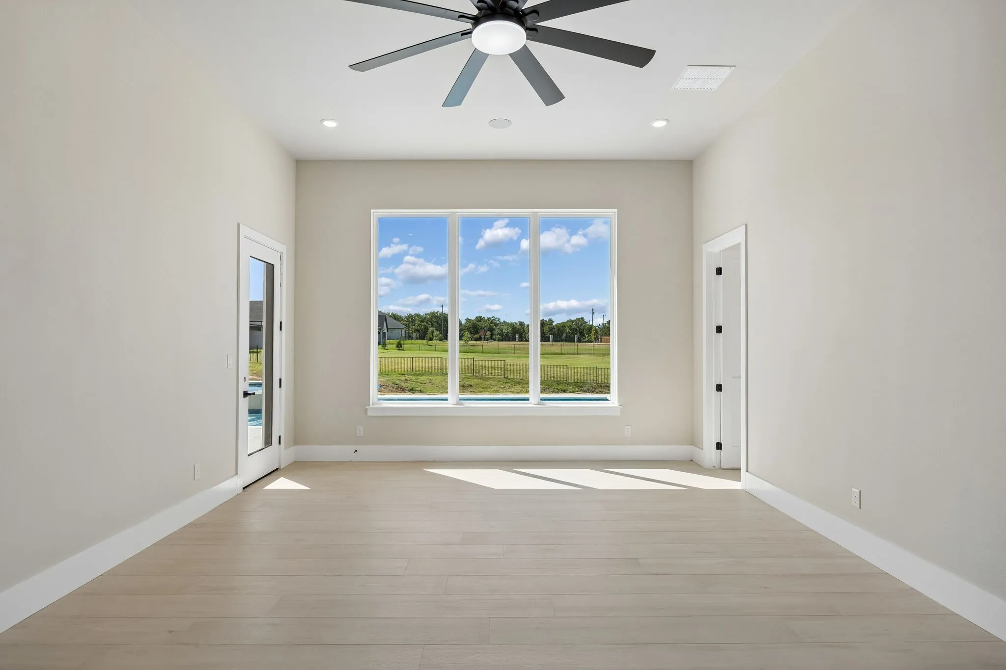 Single Family Residence For Sale in Johnson County , 304 Mint Ridge, Burleson, Texas 76028, 5 Bedroom, 6 Bathroom, 8 Garage spaces, 6,405 Sqft, built in 2026, mls#21401010, Real Estate Agent in Burleson, Homes For Sale in Johnson county, Homes For Sale in Burleson, Realtor in Burleson Texas, Real Estate Brokerage Independent Realty Texas, Luminita Cordes Realtor