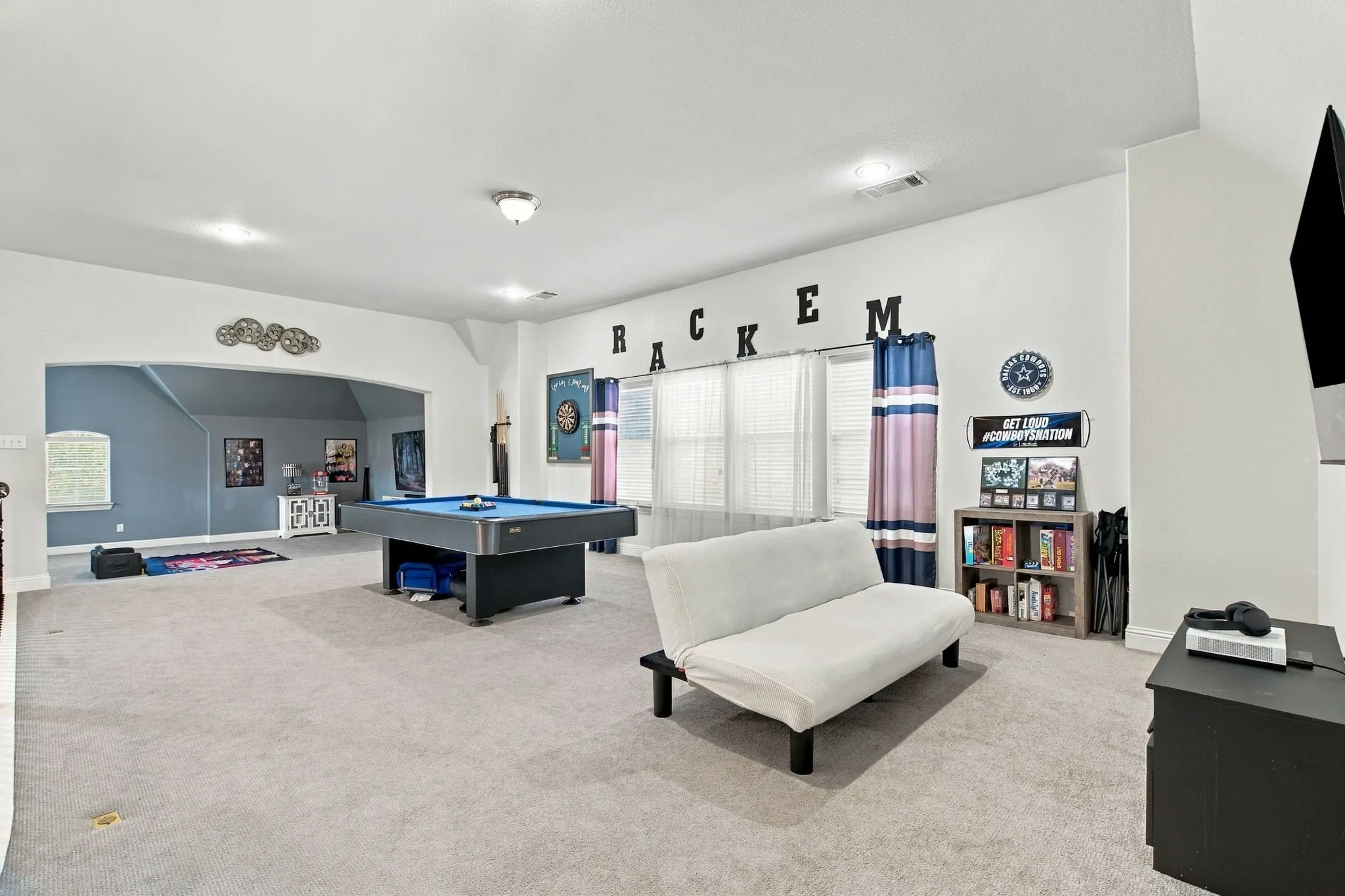 Single Family Residence For Sale in Denton County , 3604 Bankside, The Colony, Texas 75056, 5 Bedroom, 4 Bathroom, 3 Garage spaces, 4,446 Sqft, built in 2016, mls#21400789, Real Estate Agent in The Colony, Homes For Sale in Denton county, Homes For Sale in The Colony, Realtor in The Colony Texas, Real Estate Brokerage Independent Realty Texas, Luminita Cordes Realtor