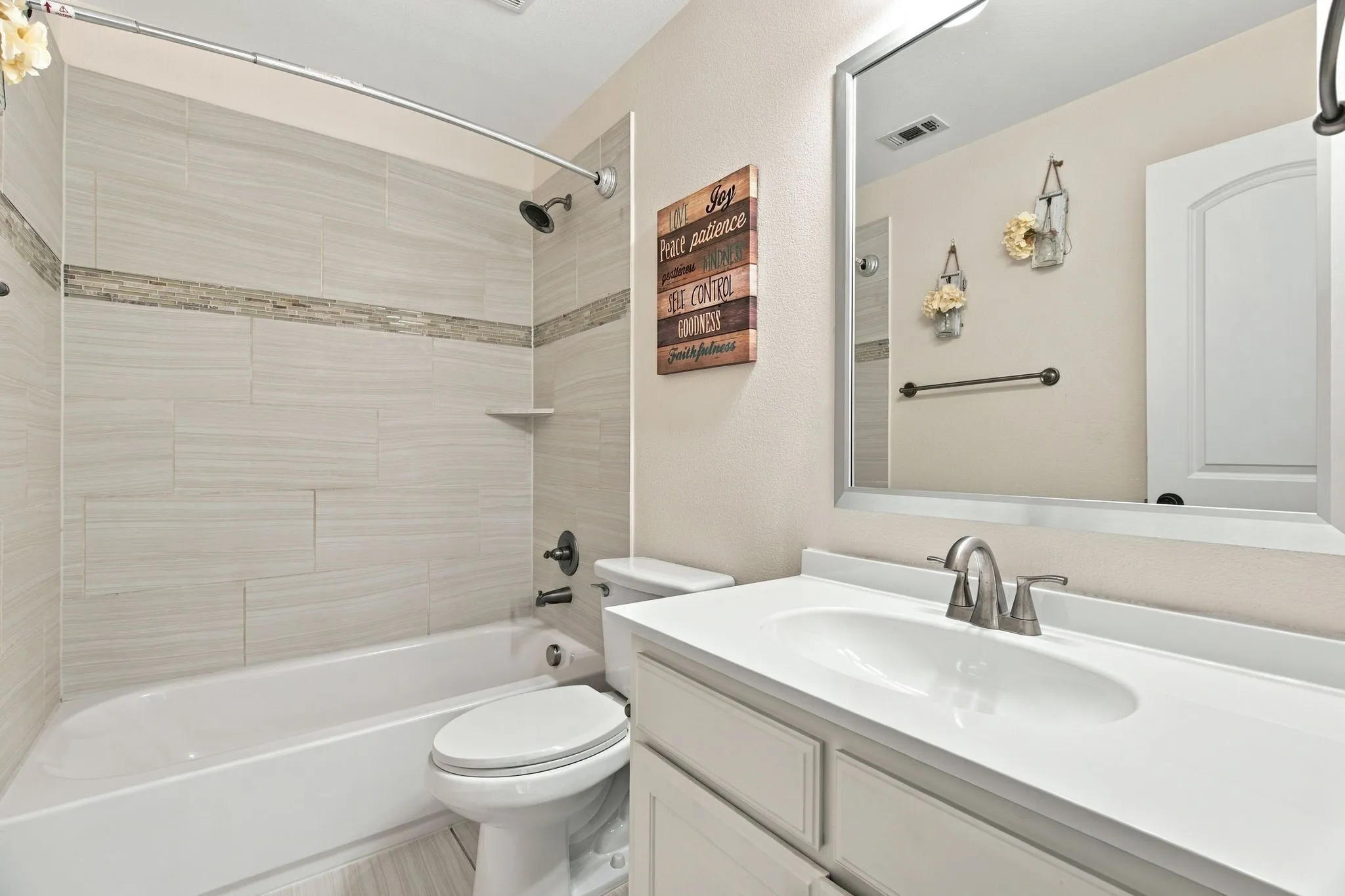 Single Family Residence For Sale in Denton County , 3604 Bankside, The Colony, Texas 75056, 5 Bedroom, 4 Bathroom, 3 Garage spaces, 4,446 Sqft, built in 2016, mls#21400789, Real Estate Agent in The Colony, Homes For Sale in Denton county, Homes For Sale in The Colony, Realtor in The Colony Texas, Real Estate Brokerage Independent Realty Texas, Luminita Cordes Realtor