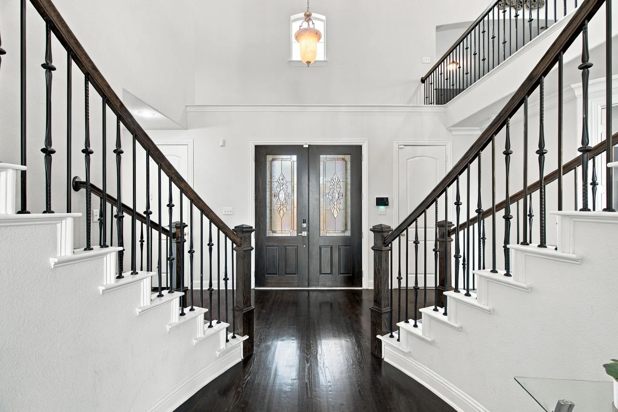Single Family Residence For Sale in Denton County , 3604 Bankside, The Colony, Texas 75056, 5 Bedroom, 4 Bathroom, 3 Garage spaces, 4,446 Sqft, built in 2016, mls#21400789, Real Estate Agent in The Colony, Homes For Sale in Denton county, Homes For Sale in The Colony, Realtor in The Colony Texas, Real Estate Brokerage Independent Realty Texas, Luminita Cordes Realtor