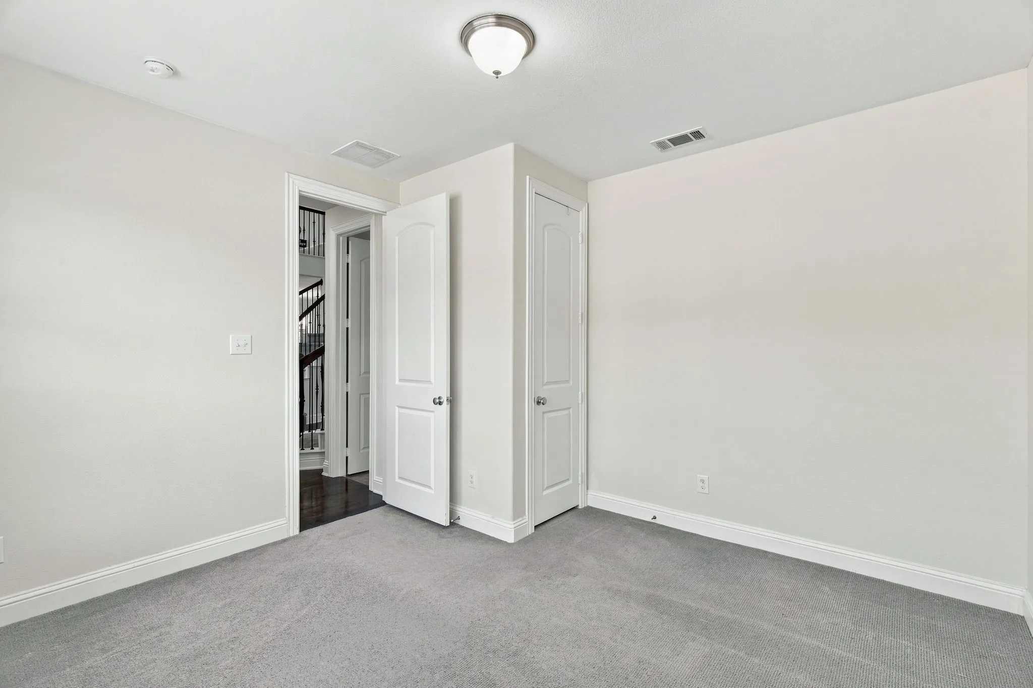 Single Family Residence For Sale in Denton County , 3604 Bankside, The Colony, Texas 75056, 5 Bedroom, 4 Bathroom, 3 Garage spaces, 4,446 Sqft, built in 2016, mls#21400789, Real Estate Agent in The Colony, Homes For Sale in Denton county, Homes For Sale in The Colony, Realtor in The Colony Texas, Real Estate Brokerage Independent Realty Texas, Luminita Cordes Realtor