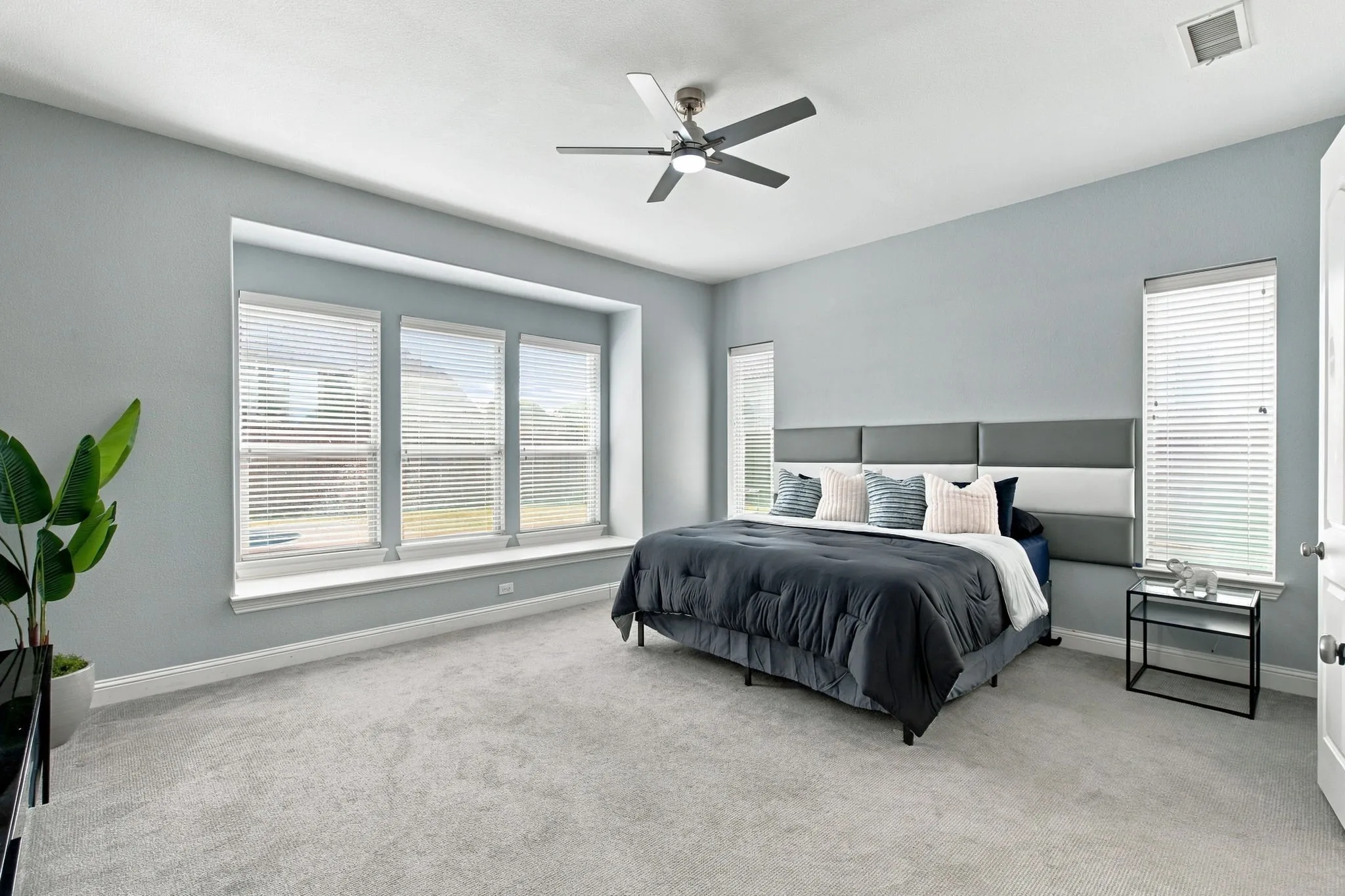 Single Family Residence For Sale in Denton County , 3604 Bankside, The Colony, Texas 75056, 5 Bedroom, 4 Bathroom, 3 Garage spaces, 4,446 Sqft, built in 2016, mls#21400789, Real Estate Agent in The Colony, Homes For Sale in Denton county, Homes For Sale in The Colony, Realtor in The Colony Texas, Real Estate Brokerage Independent Realty Texas, Luminita Cordes Realtor