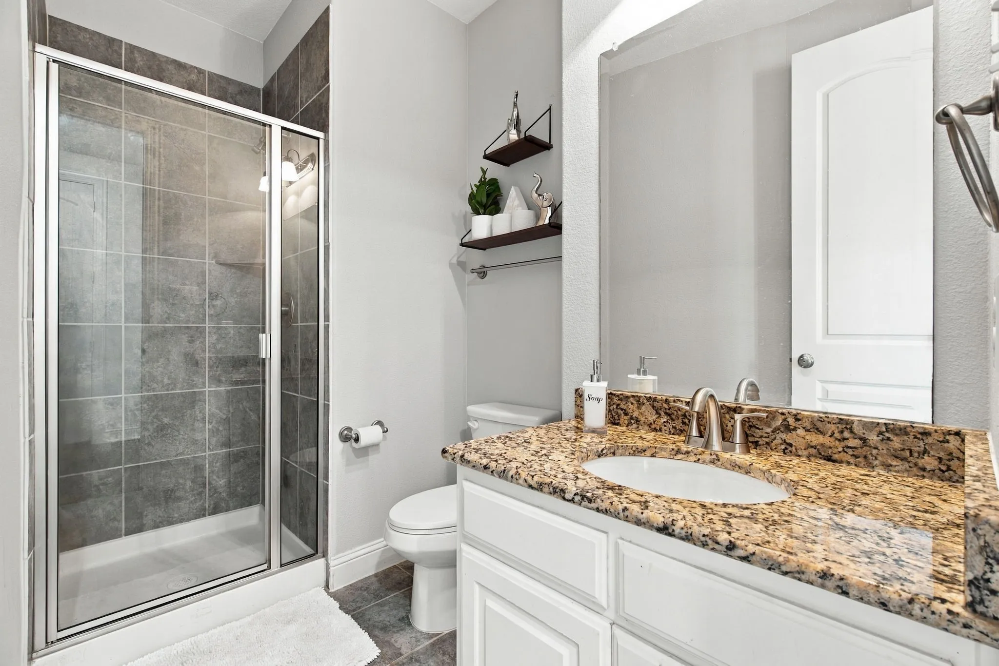 Single Family Residence For Sale in Denton County , 3604 Bankside, The Colony, Texas 75056, 5 Bedroom, 4 Bathroom, 3 Garage spaces, 4,446 Sqft, built in 2016, mls#21400789, Real Estate Agent in The Colony, Homes For Sale in Denton county, Homes For Sale in The Colony, Realtor in The Colony Texas, Real Estate Brokerage Independent Realty Texas, Luminita Cordes Realtor