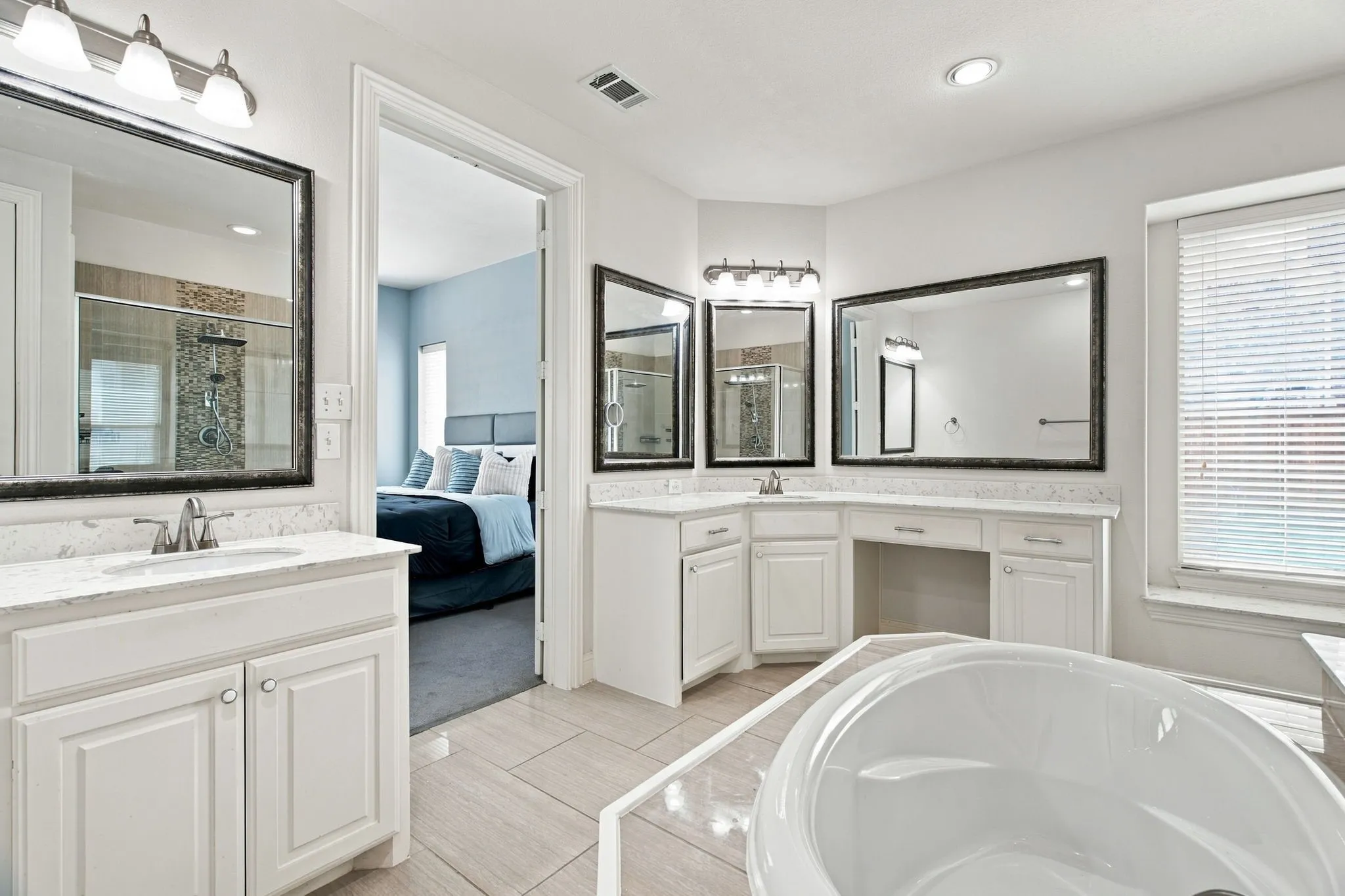 Single Family Residence For Sale in Denton County , 3604 Bankside, The Colony, Texas 75056, 5 Bedroom, 4 Bathroom, 3 Garage spaces, 4,446 Sqft, built in 2016, mls#21400789, Real Estate Agent in The Colony, Homes For Sale in Denton county, Homes For Sale in The Colony, Realtor in The Colony Texas, Real Estate Brokerage Independent Realty Texas, Luminita Cordes Realtor