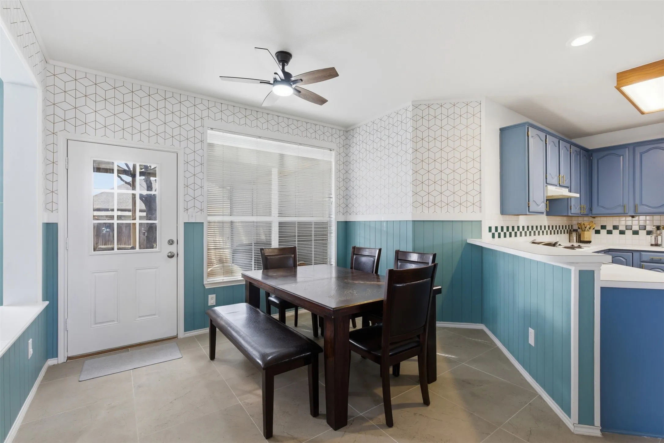 Single Family Residence For Sale in Denton County , 4521 Newport Drive, The Colony, Texas 75056, 4 Bedroom, 3 Bathroom, 2 Garage spaces, 2,831 Sqft, built in 1996, mls#21399794, Real Estate Agent in The Colony, Homes For Sale in Denton county, Homes For Sale in The Colony, Realtor in The Colony Texas, Real Estate Brokerage Independent Realty Texas, Luminita Cordes Realtor
