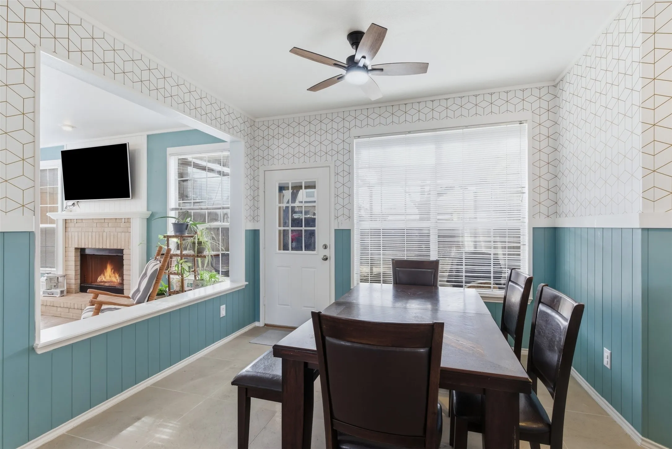 Single Family Residence For Sale in Denton County , 4521 Newport Drive, The Colony, Texas 75056, 4 Bedroom, 3 Bathroom, 2 Garage spaces, 2,831 Sqft, built in 1996, mls#21399794, Real Estate Agent in The Colony, Homes For Sale in Denton county, Homes For Sale in The Colony, Realtor in The Colony Texas, Real Estate Brokerage Independent Realty Texas, Luminita Cordes Realtor