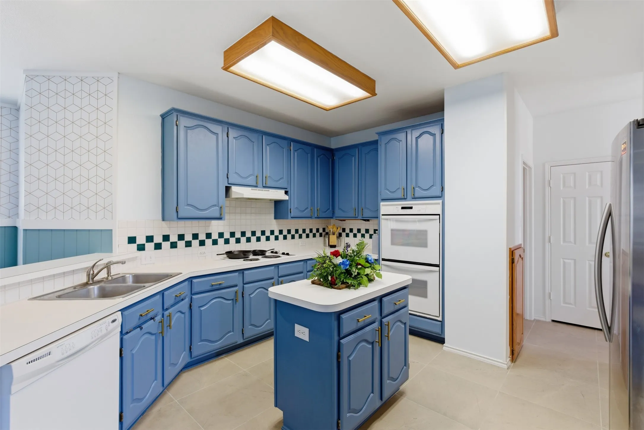 Single Family Residence For Sale in Denton County , 4521 Newport Drive, The Colony, Texas 75056, 4 Bedroom, 3 Bathroom, 2 Garage spaces, 2,831 Sqft, built in 1996, mls#21399794, Real Estate Agent in The Colony, Homes For Sale in Denton county, Homes For Sale in The Colony, Realtor in The Colony Texas, Real Estate Brokerage Independent Realty Texas, Luminita Cordes Realtor