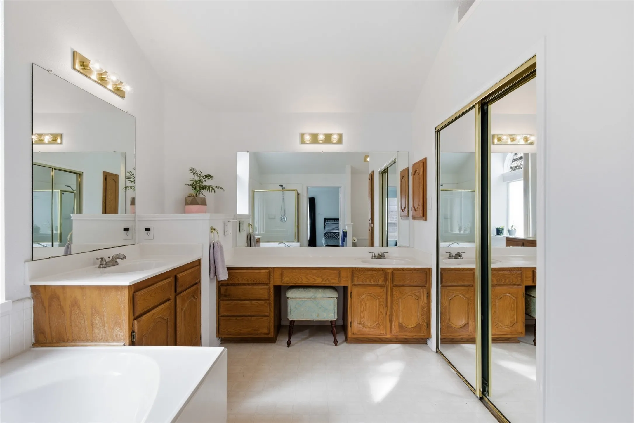 Single Family Residence For Sale in Denton County , 4521 Newport Drive, The Colony, Texas 75056, 4 Bedroom, 3 Bathroom, 2 Garage spaces, 2,831 Sqft, built in 1996, mls#21399794, Real Estate Agent in The Colony, Homes For Sale in Denton county, Homes For Sale in The Colony, Realtor in The Colony Texas, Real Estate Brokerage Independent Realty Texas, Luminita Cordes Realtor