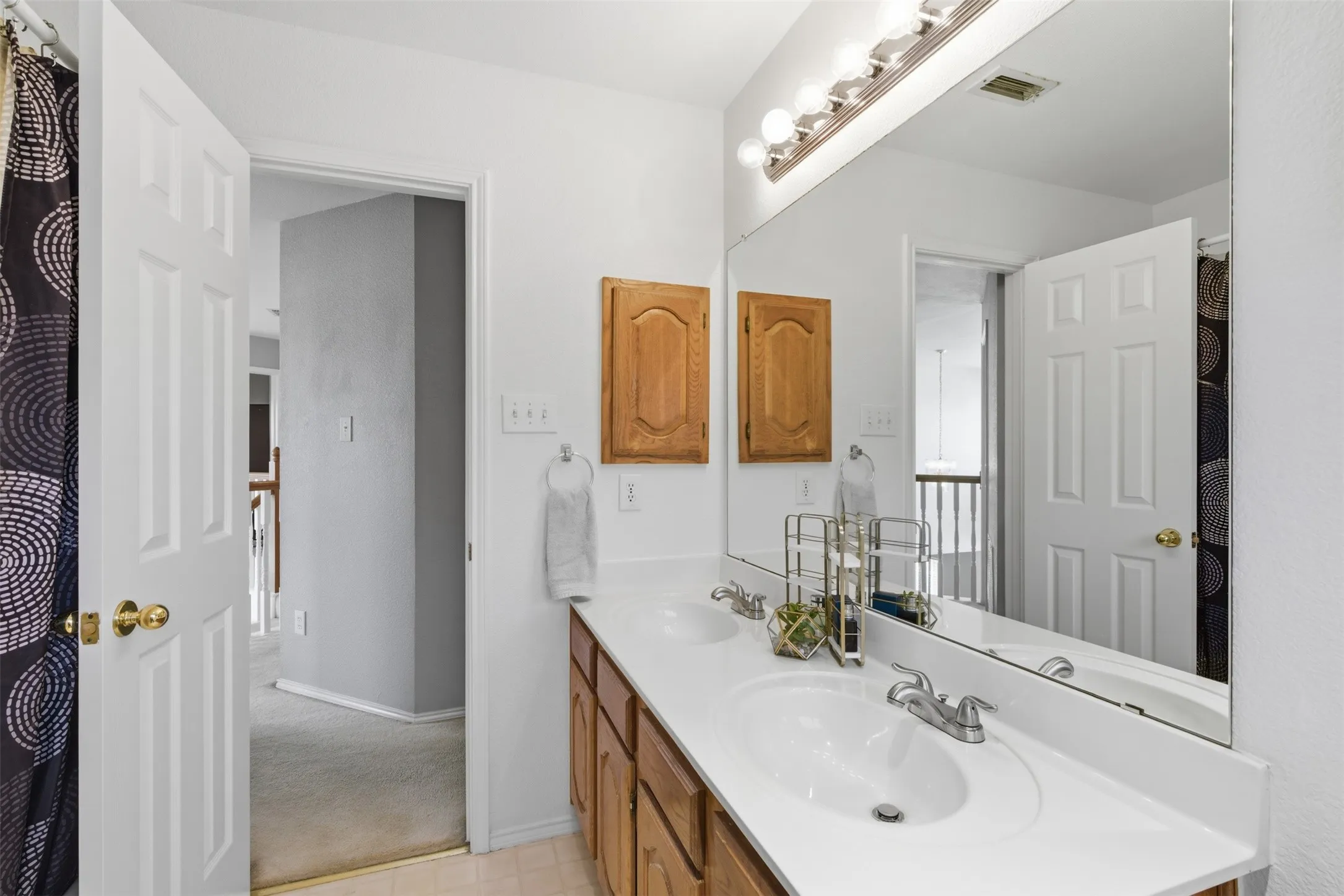 Single Family Residence For Sale in Denton County , 4521 Newport Drive, The Colony, Texas 75056, 4 Bedroom, 3 Bathroom, 2 Garage spaces, 2,831 Sqft, built in 1996, mls#21399794, Real Estate Agent in The Colony, Homes For Sale in Denton county, Homes For Sale in The Colony, Realtor in The Colony Texas, Real Estate Brokerage Independent Realty Texas, Luminita Cordes Realtor