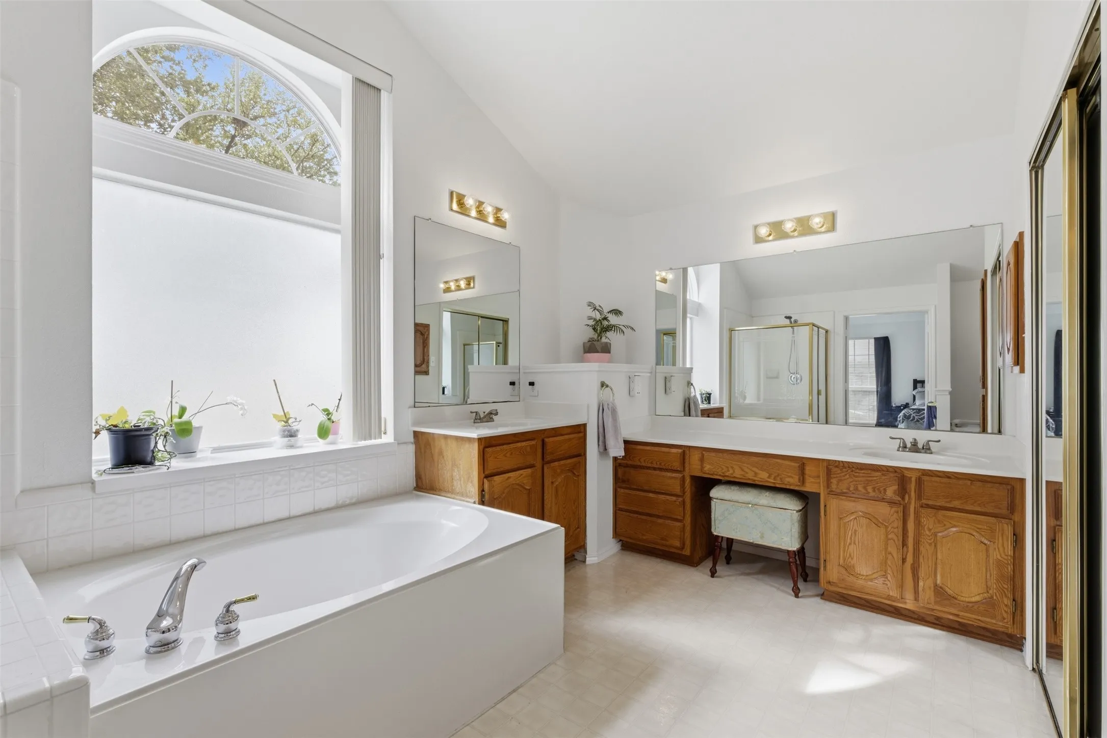 Single Family Residence For Sale in Denton County , 4521 Newport Drive, The Colony, Texas 75056, 4 Bedroom, 3 Bathroom, 2 Garage spaces, 2,831 Sqft, built in 1996, mls#21399794, Real Estate Agent in The Colony, Homes For Sale in Denton county, Homes For Sale in The Colony, Realtor in The Colony Texas, Real Estate Brokerage Independent Realty Texas, Luminita Cordes Realtor