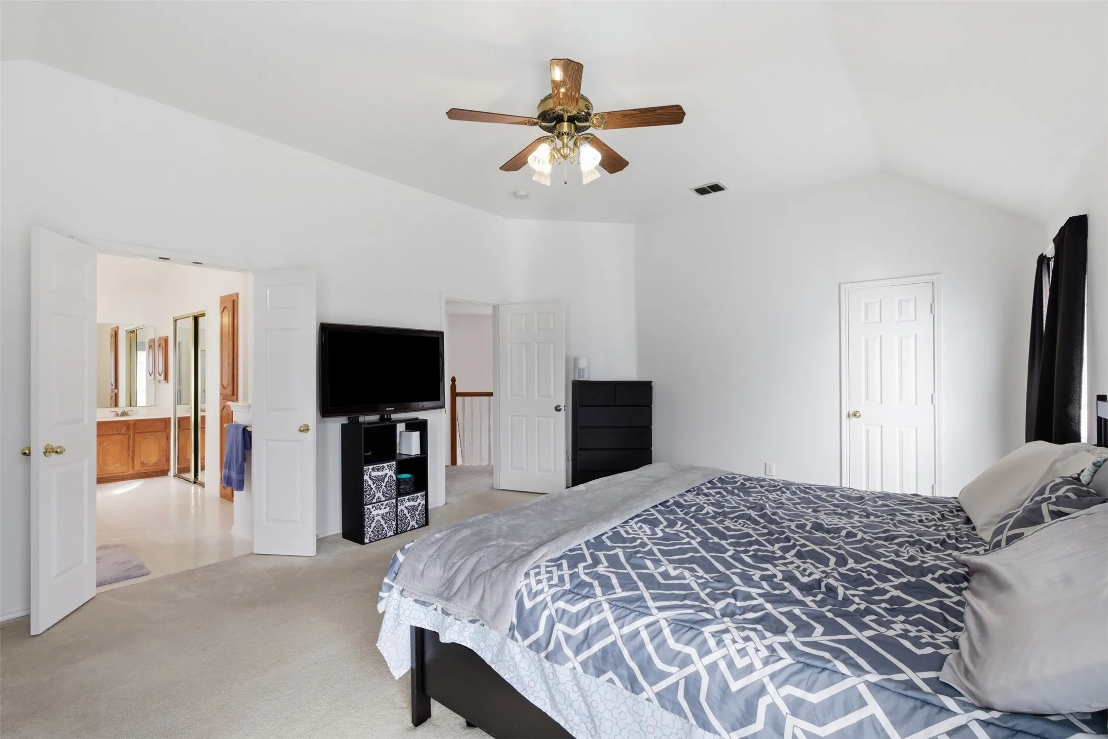 Single Family Residence For Sale in Denton County , 4521 Newport Drive, The Colony, Texas 75056, 4 Bedroom, 3 Bathroom, 2 Garage spaces, 2,831 Sqft, built in 1996, mls#21399794, Real Estate Agent in The Colony, Homes For Sale in Denton county, Homes For Sale in The Colony, Realtor in The Colony Texas, Real Estate Brokerage Independent Realty Texas, Luminita Cordes Realtor