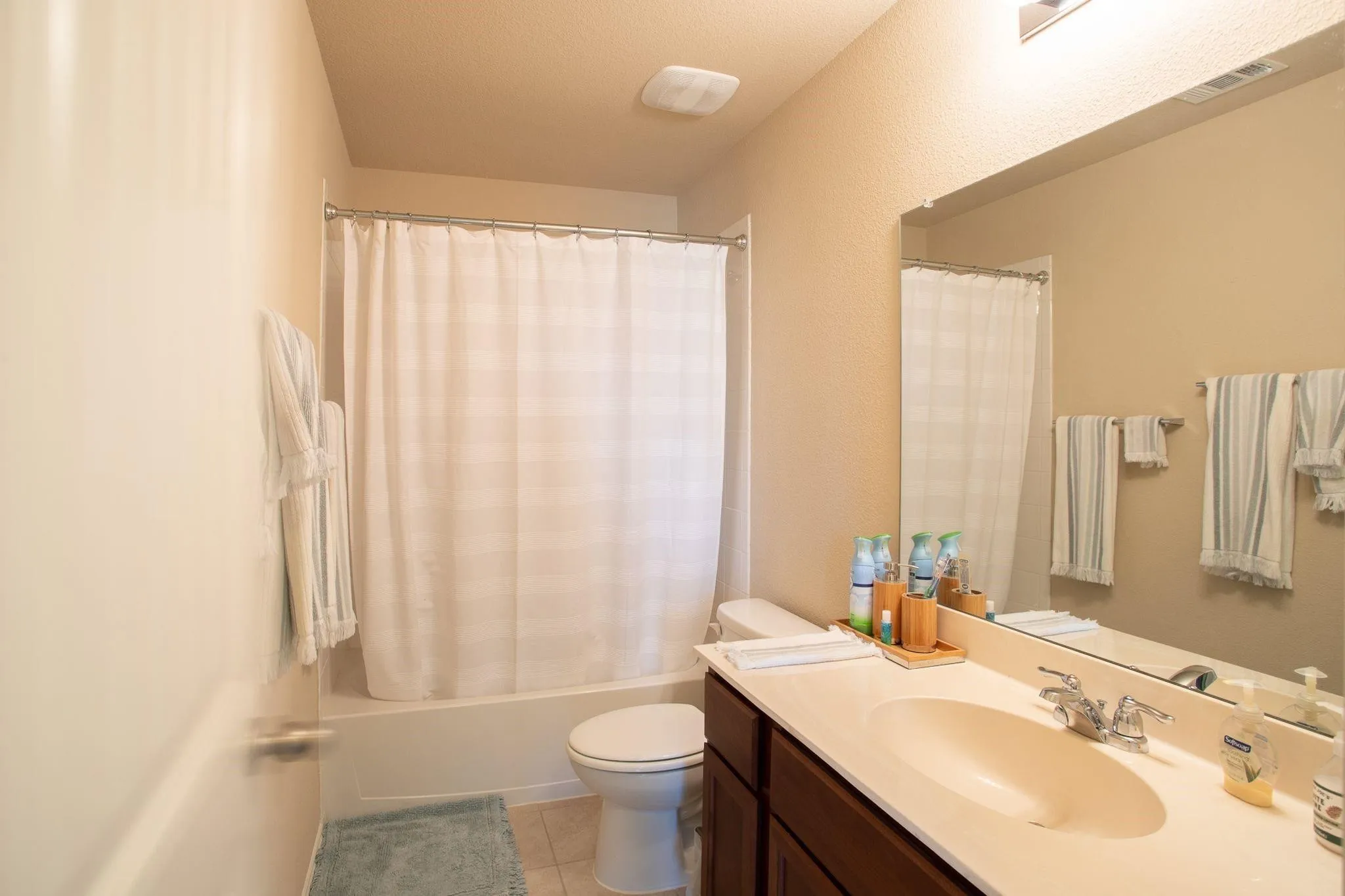 Single Family Residence For Rent in Rockwall County , 1063 Decker Drive, Fate, Texas 75189, 4 Bedroom, 2 Bathroom, 2 Garage spaces, 1,584 Sqft, built in 2017, mls#21401030, Real Estate Agent in Fate, Homes For Rent in Rockwall county, Homes For Rent in Fate, Realtor in Fate Texas, Real Estate Brokerage Independent Realty Texas, Luminita Cordes Realtor