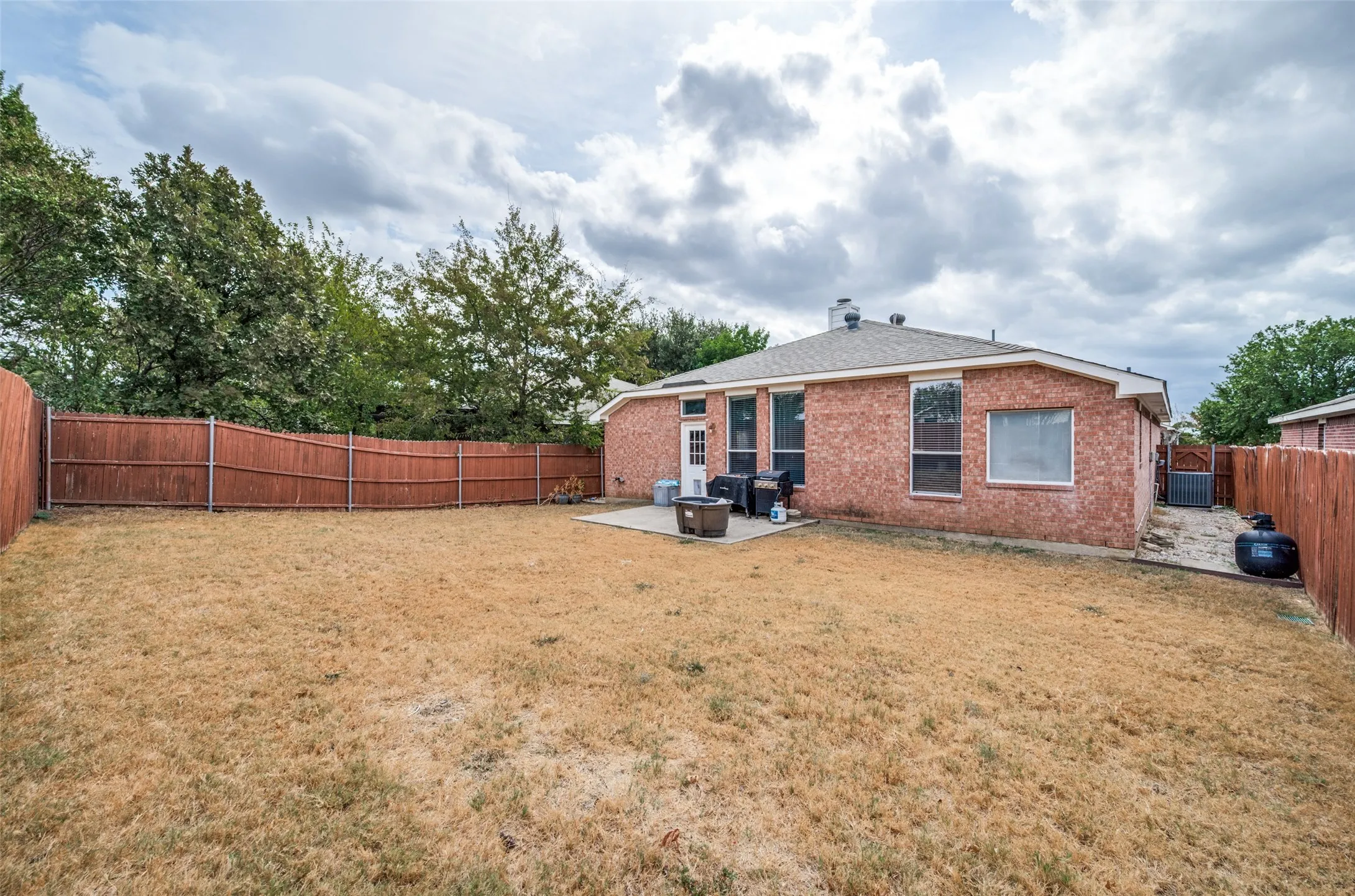 Single Family Residence For Sale in Denton County , 1063 Port Sullivan Drive, Little Elm, Texas 75068, 3 Bedroom, 2 Bathroom, 3 Garage spaces, 1,364 Sqft, built in 2002, mls#21398488, Real Estate Agent in Little Elm, Homes For Sale in Denton county, Homes For Sale in Little Elm, Realtor in Little Elm Texas, Real Estate Brokerage Independent Realty Texas, Luminita Cordes Realtor