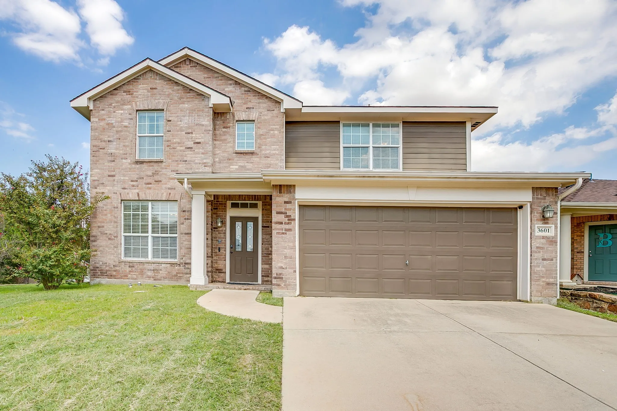 Single Family Residence For Sale in Tarrant County , 3601 Hudgins Ranch Road, Fort Worth, Texas 76262, 4 Bedroom, 3 Bathroom, 2 Garage spaces, 2,536 Sqft, built in 2008, mls#21397713, Real Estate Agent in Fort Worth, Homes For Sale in Tarrant county, Homes For Sale in Fort Worth, Realtor in Fort Worth Texas, Real Estate Brokerage Independent Realty Texas, Luminita Cordes Realtor