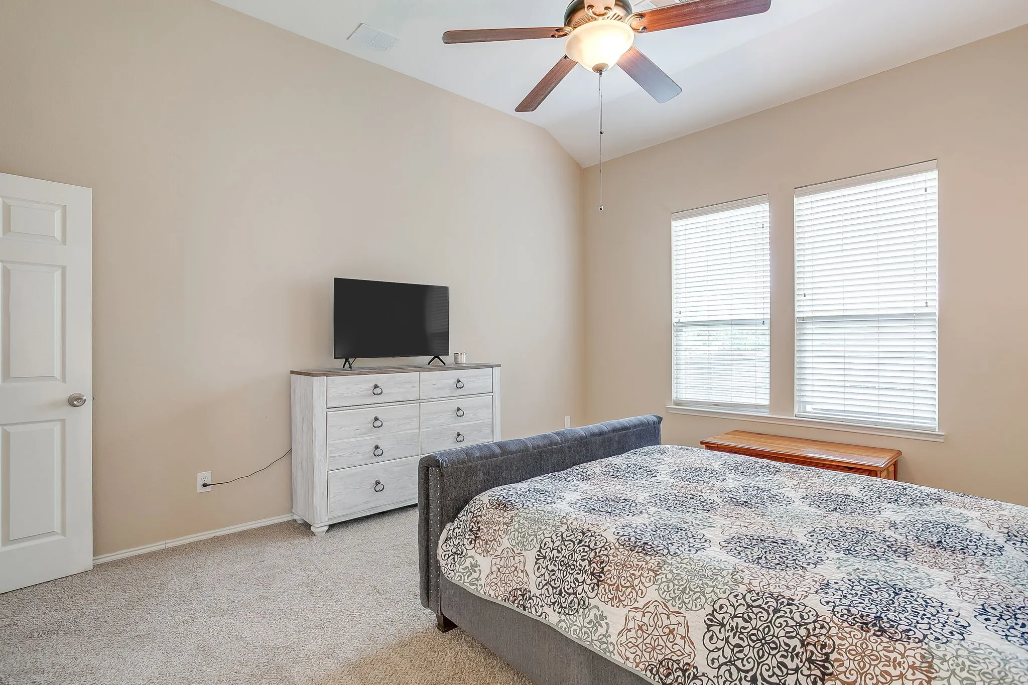 Single Family Residence For Sale in Tarrant County , 3601 Hudgins Ranch Road, Fort Worth, Texas 76262, 4 Bedroom, 3 Bathroom, 2 Garage spaces, 2,536 Sqft, built in 2008, mls#21397713, Real Estate Agent in Fort Worth, Homes For Sale in Tarrant county, Homes For Sale in Fort Worth, Realtor in Fort Worth Texas, Real Estate Brokerage Independent Realty Texas, Luminita Cordes Realtor