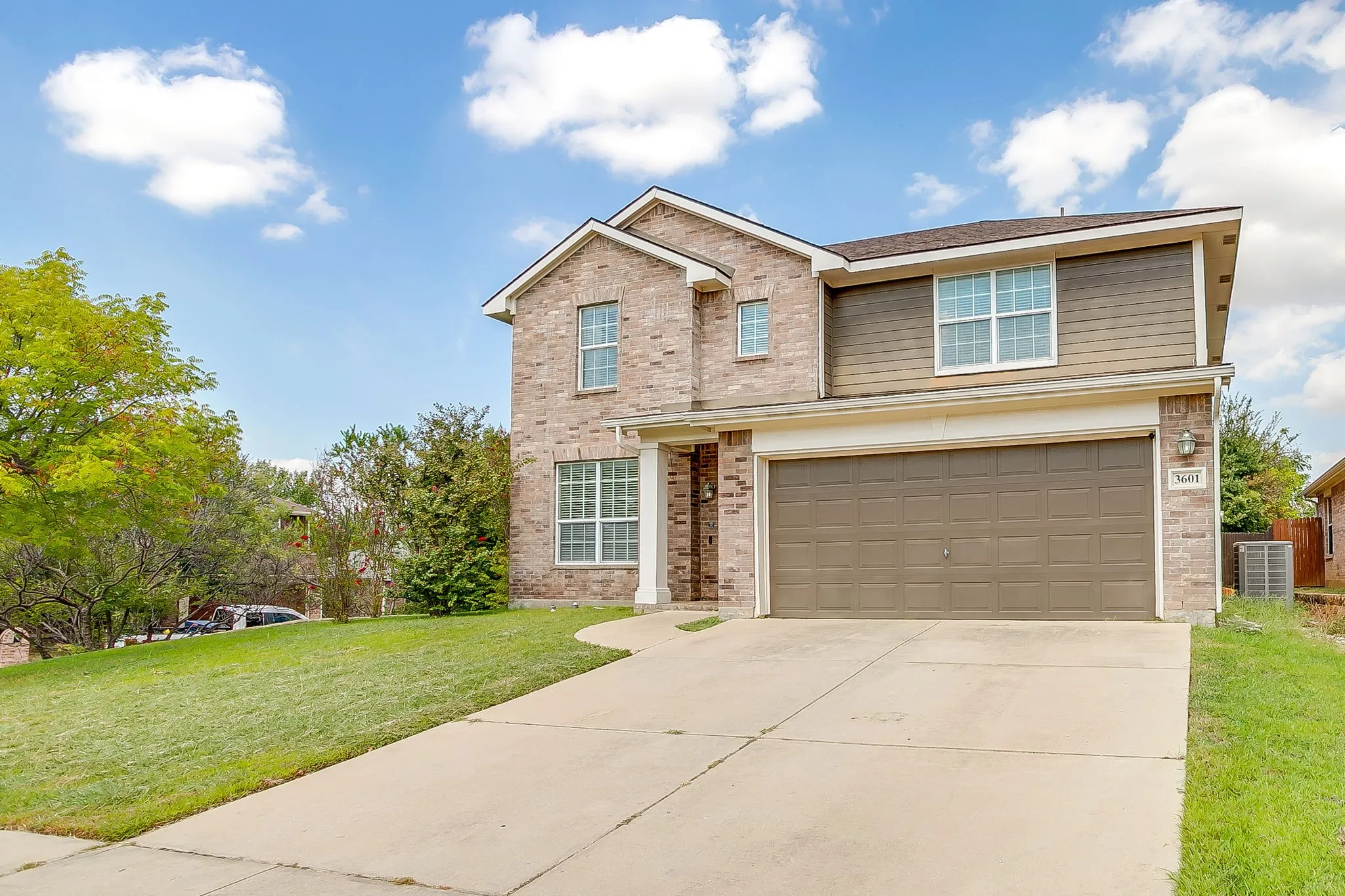 Single Family Residence For Sale in Tarrant County , 3601 Hudgins Ranch Road, Fort Worth, Texas 76262, 4 Bedroom, 3 Bathroom, 2 Garage spaces, 2,536 Sqft, built in 2008, mls#21397713, Real Estate Agent in Fort Worth, Homes For Sale in Tarrant county, Homes For Sale in Fort Worth, Realtor in Fort Worth Texas, Real Estate Brokerage Independent Realty Texas, Luminita Cordes Realtor