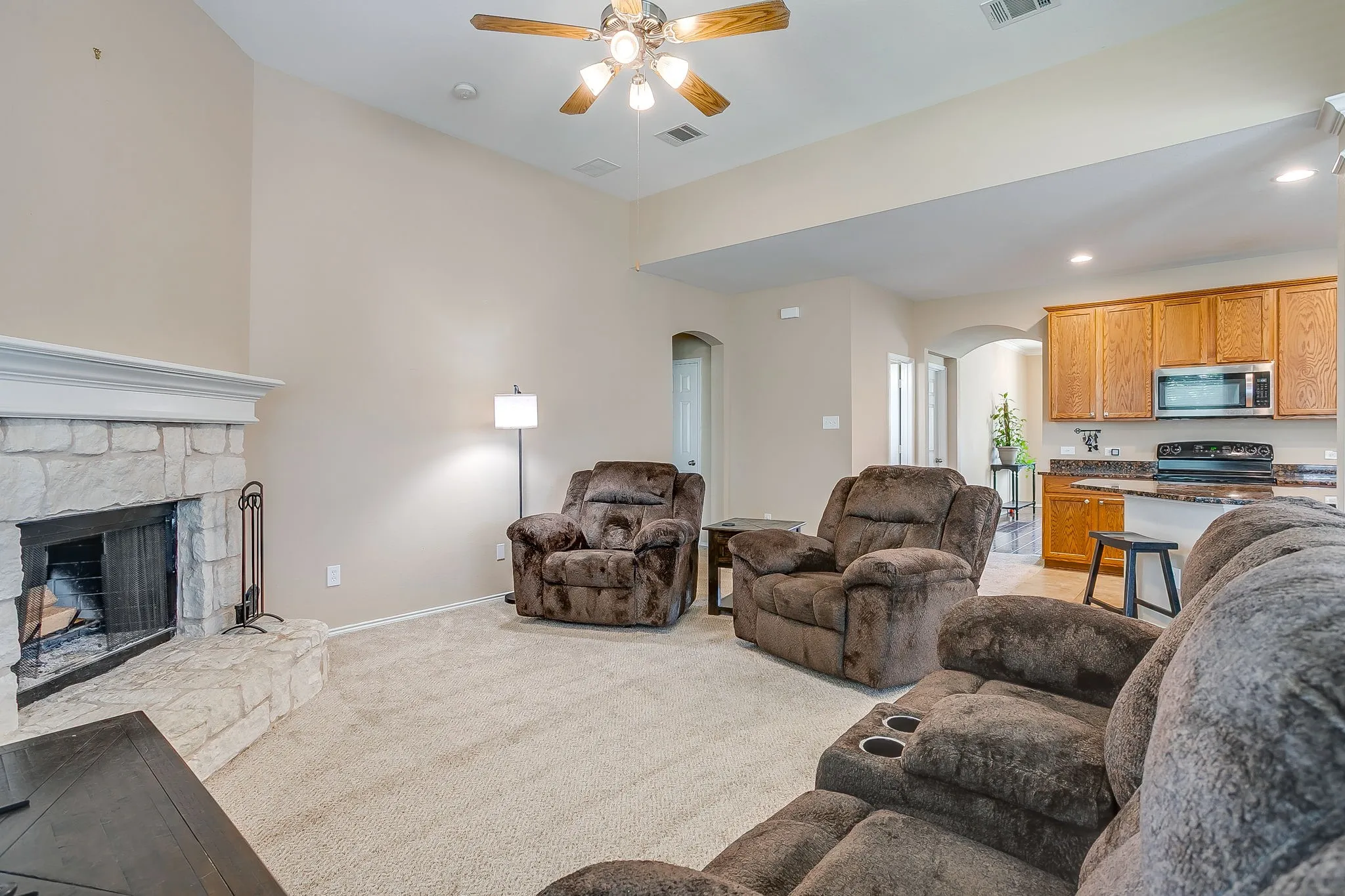 Single Family Residence For Sale in Tarrant County , 3601 Hudgins Ranch Road, Fort Worth, Texas 76262, 4 Bedroom, 3 Bathroom, 2 Garage spaces, 2,536 Sqft, built in 2008, mls#21397713, Real Estate Agent in Fort Worth, Homes For Sale in Tarrant county, Homes For Sale in Fort Worth, Realtor in Fort Worth Texas, Real Estate Brokerage Independent Realty Texas, Luminita Cordes Realtor