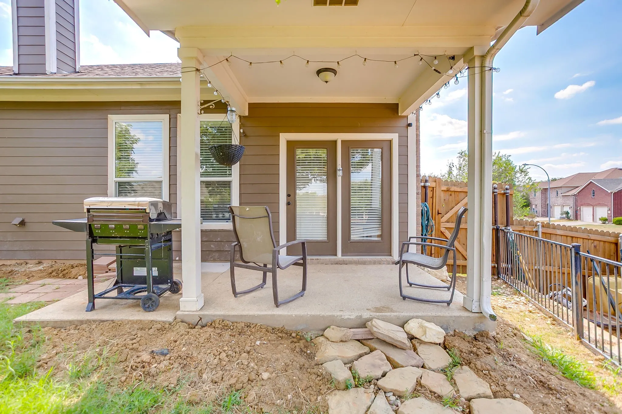 Single Family Residence For Sale in Tarrant County , 3601 Hudgins Ranch Road, Fort Worth, Texas 76262, 4 Bedroom, 3 Bathroom, 2 Garage spaces, 2,536 Sqft, built in 2008, mls#21397713, Real Estate Agent in Fort Worth, Homes For Sale in Tarrant county, Homes For Sale in Fort Worth, Realtor in Fort Worth Texas, Real Estate Brokerage Independent Realty Texas, Luminita Cordes Realtor