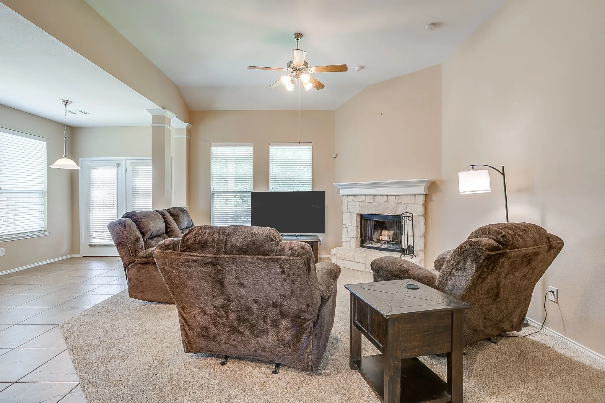 Single Family Residence For Sale in Tarrant County , 3601 Hudgins Ranch Road, Fort Worth, Texas 76262, 4 Bedroom, 3 Bathroom, 2 Garage spaces, 2,536 Sqft, built in 2008, mls#21397713, Real Estate Agent in Fort Worth, Homes For Sale in Tarrant county, Homes For Sale in Fort Worth, Realtor in Fort Worth Texas, Real Estate Brokerage Independent Realty Texas, Luminita Cordes Realtor
