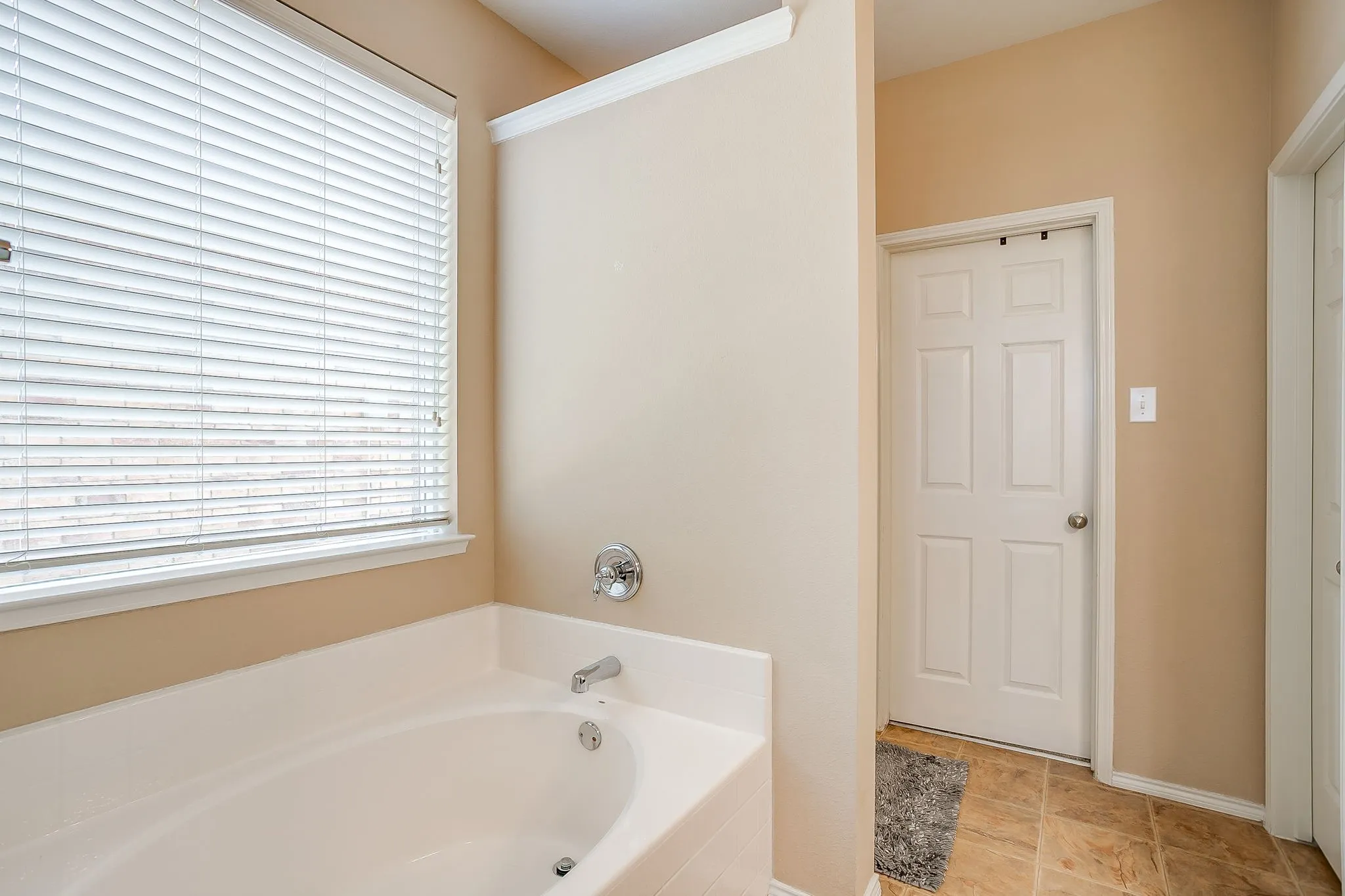 Single Family Residence For Sale in Tarrant County , 3601 Hudgins Ranch Road, Fort Worth, Texas 76262, 4 Bedroom, 3 Bathroom, 2 Garage spaces, 2,536 Sqft, built in 2008, mls#21397713, Real Estate Agent in Fort Worth, Homes For Sale in Tarrant county, Homes For Sale in Fort Worth, Realtor in Fort Worth Texas, Real Estate Brokerage Independent Realty Texas, Luminita Cordes Realtor