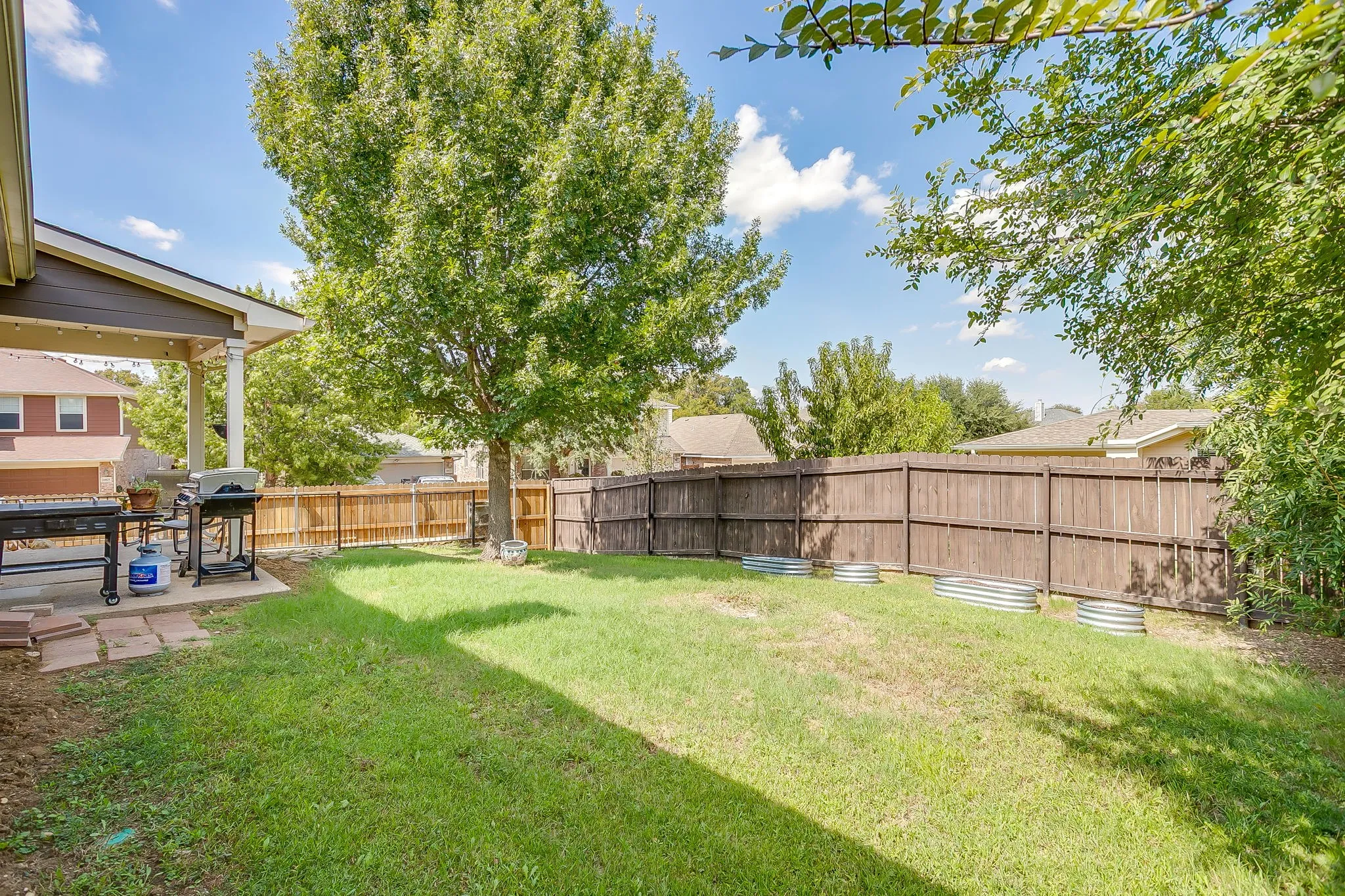 Single Family Residence For Sale in Tarrant County , 3601 Hudgins Ranch Road, Fort Worth, Texas 76262, 4 Bedroom, 3 Bathroom, 2 Garage spaces, 2,536 Sqft, built in 2008, mls#21397713, Real Estate Agent in Fort Worth, Homes For Sale in Tarrant county, Homes For Sale in Fort Worth, Realtor in Fort Worth Texas, Real Estate Brokerage Independent Realty Texas, Luminita Cordes Realtor