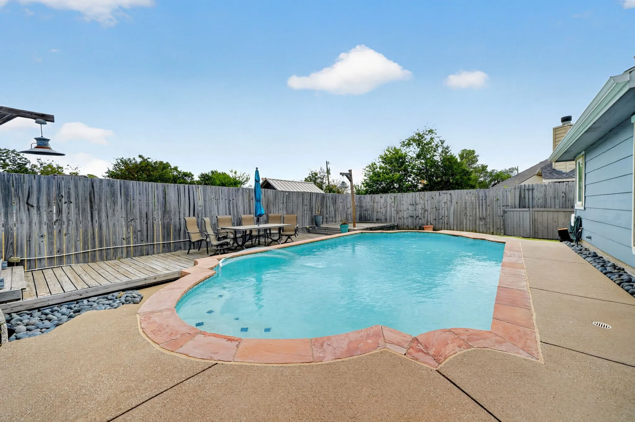 Single Family Residence For Sale in Rockwall County , 408 Er Ellis, Fate, Texas 75087, 3 Bedroom, 2 Bathroom, 2 Garage spaces, 1,278 Sqft, built in 1998, mls#21400831, Real Estate Agent in Fate, Homes For Sale in Rockwall county, Homes For Sale in Fate, Realtor in Fate Texas, Real Estate Brokerage Independent Realty Texas, Luminita Cordes Realtor