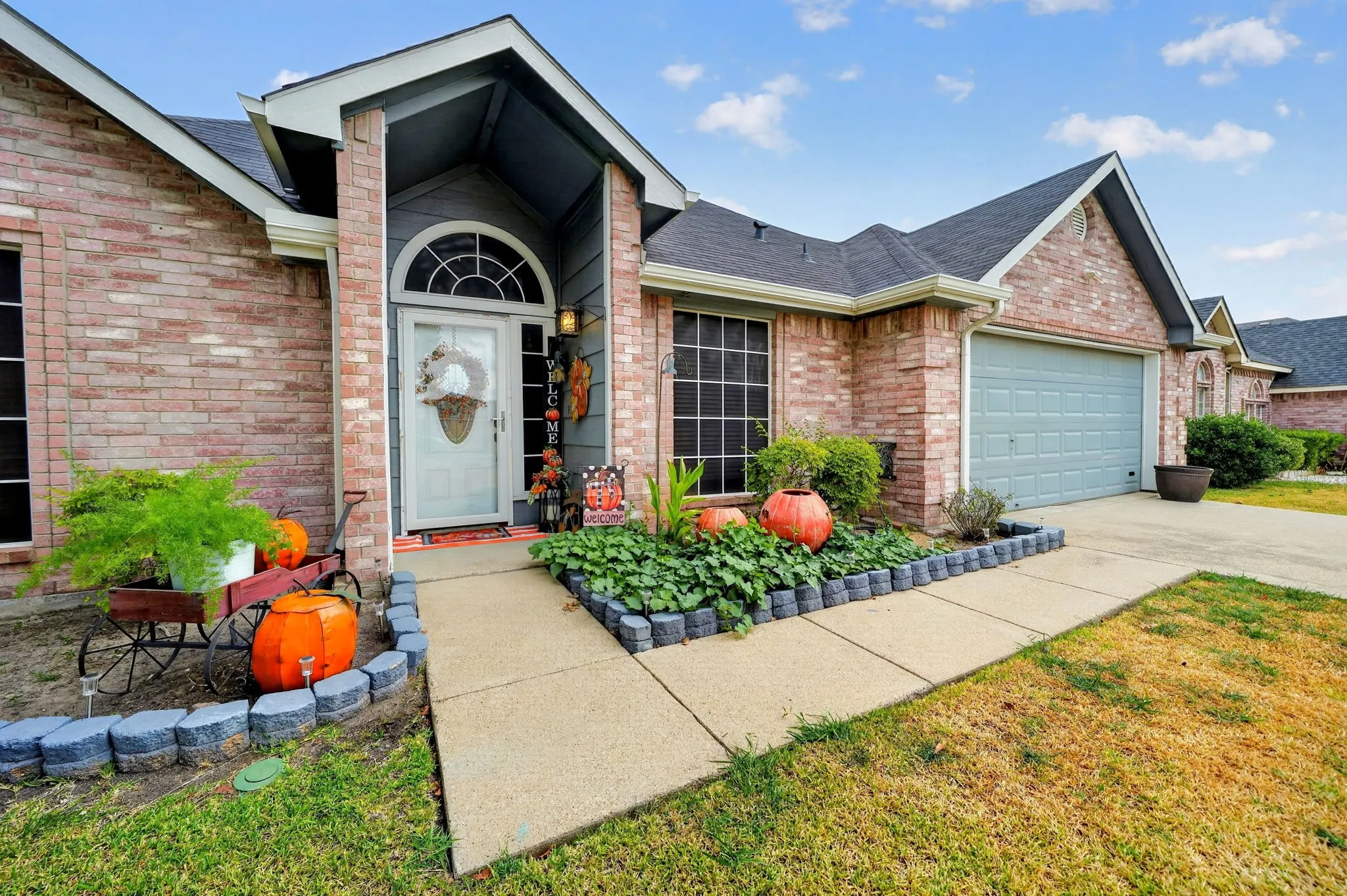 Single Family Residence For Sale in Rockwall County , 408 Er Ellis, Fate, Texas 75087, 3 Bedroom, 2 Bathroom, 2 Garage spaces, 1,278 Sqft, built in 1998, mls#21400831, Real Estate Agent in Fate, Homes For Sale in Rockwall county, Homes For Sale in Fate, Realtor in Fate Texas, Real Estate Brokerage Independent Realty Texas, Luminita Cordes Realtor