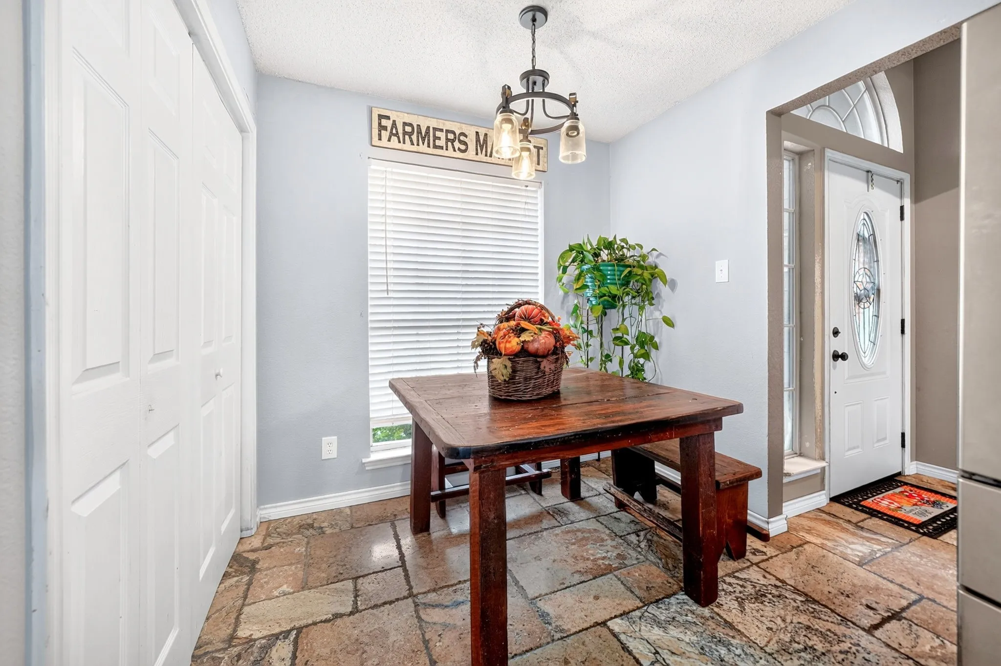 Single Family Residence For Sale in Rockwall County , 408 Er Ellis, Fate, Texas 75087, 3 Bedroom, 2 Bathroom, 2 Garage spaces, 1,278 Sqft, built in 1998, mls#21400831, Real Estate Agent in Fate, Homes For Sale in Rockwall county, Homes For Sale in Fate, Realtor in Fate Texas, Real Estate Brokerage Independent Realty Texas, Luminita Cordes Realtor