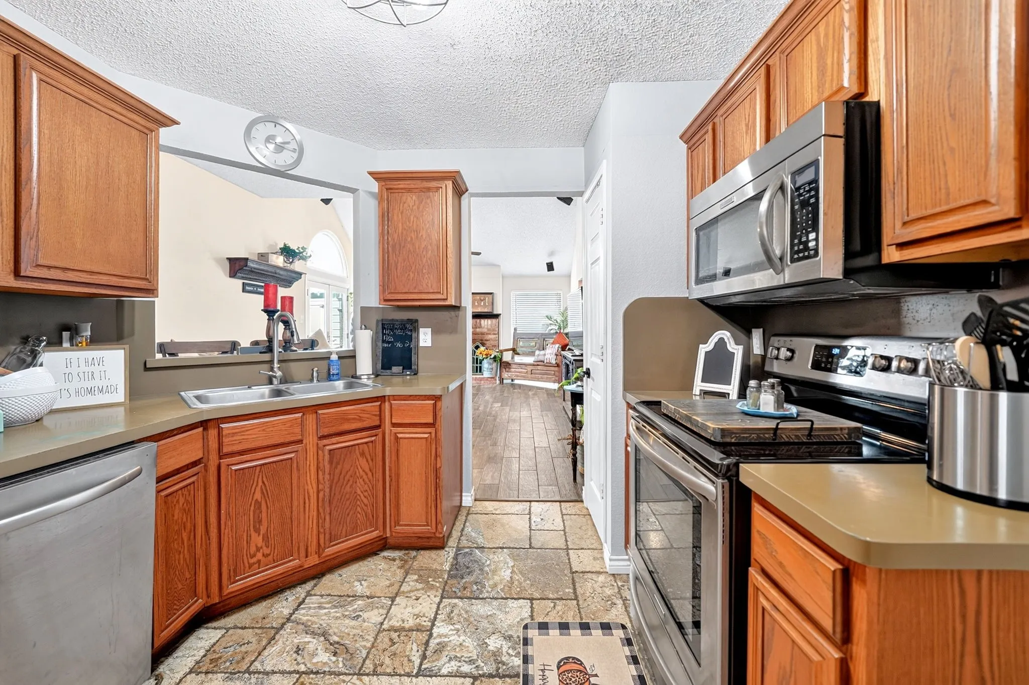 Single Family Residence For Sale in Rockwall County , 408 Er Ellis, Fate, Texas 75087, 3 Bedroom, 2 Bathroom, 2 Garage spaces, 1,278 Sqft, built in 1998, mls#21400831, Real Estate Agent in Fate, Homes For Sale in Rockwall county, Homes For Sale in Fate, Realtor in Fate Texas, Real Estate Brokerage Independent Realty Texas, Luminita Cordes Realtor