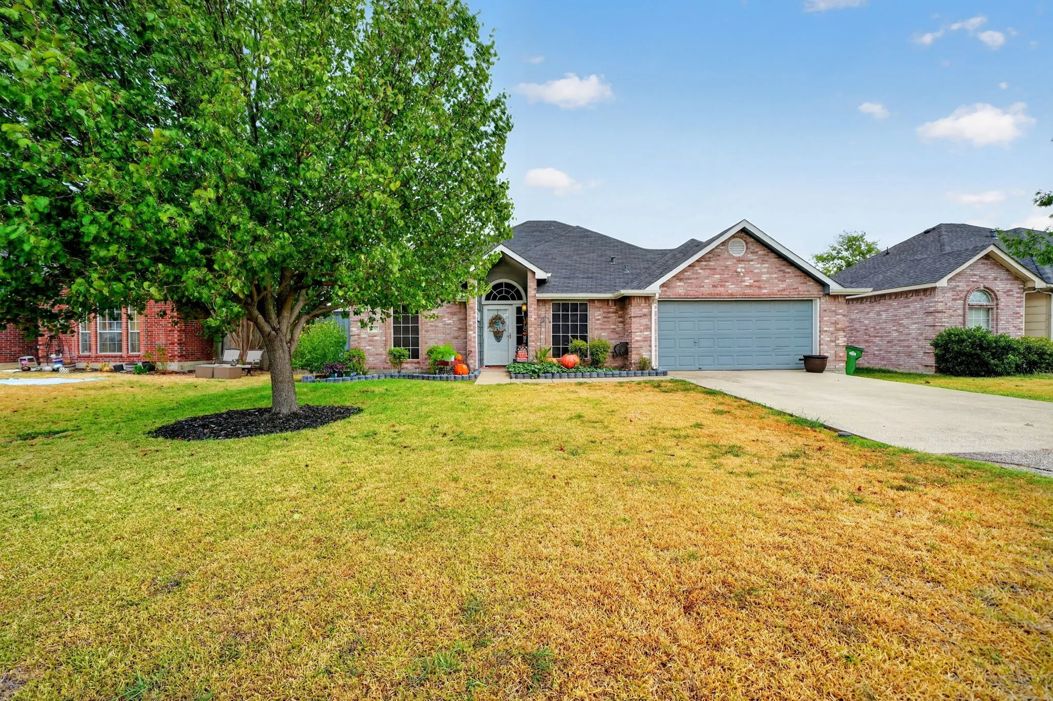 Single Family Residence For Sale in Rockwall County , 408 Er Ellis, Fate, Texas 75087, 3 Bedroom, 2 Bathroom, 2 Garage spaces, 1,278 Sqft, built in 1998, mls#21400831, Real Estate Agent in Fate, Homes For Sale in Rockwall county, Homes For Sale in Fate, Realtor in Fate Texas, Real Estate Brokerage Independent Realty Texas, Luminita Cordes Realtor
