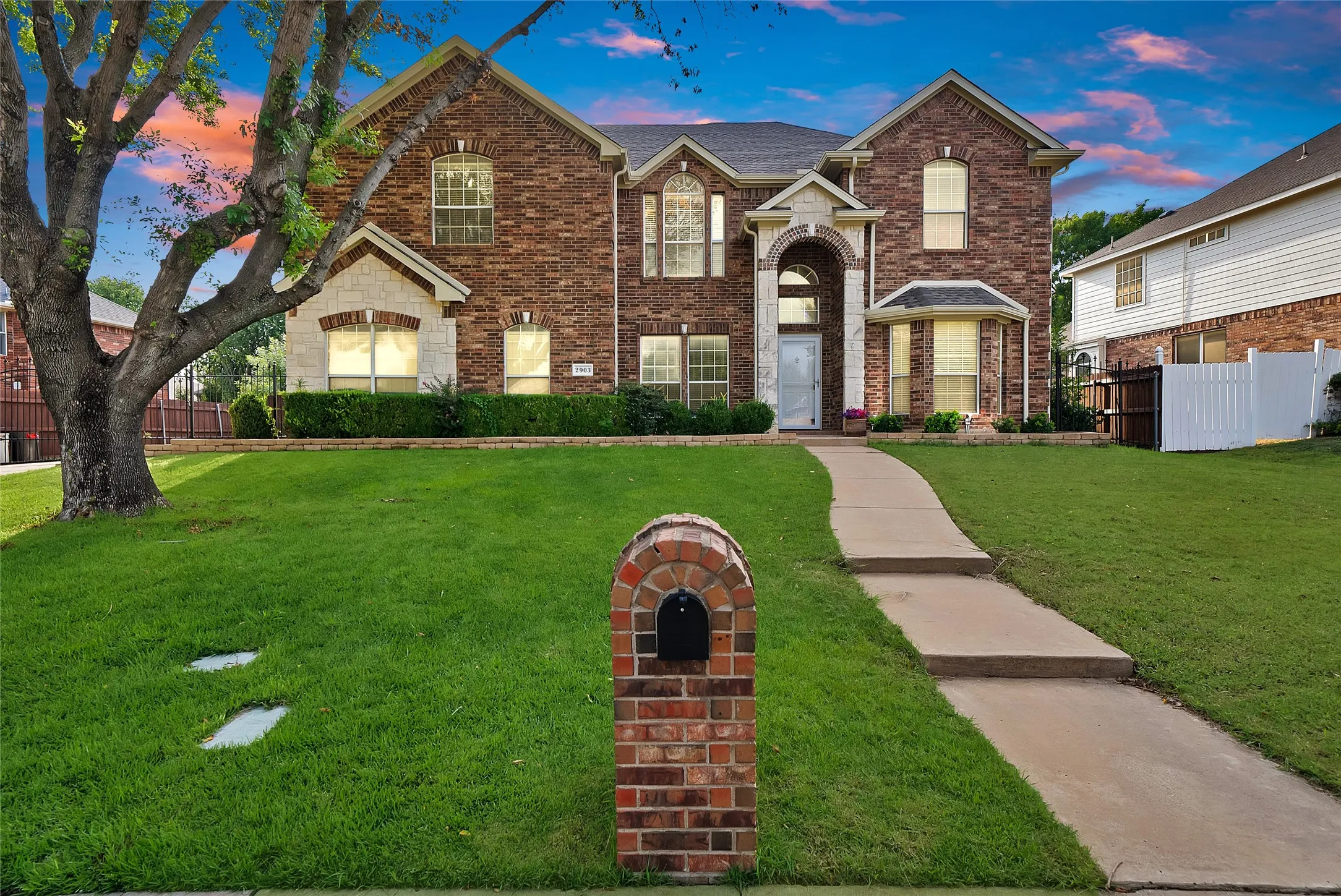 Single Family Residence For Sale in Tarrant County , 2903 Rocky Creek Drive, Mansfield, Texas 76063, 6 Bedroom, 4 Bathroom, 2 Garage spaces, 3,513 Sqft, built in 2003, mls#21399006, Real Estate Agent in Mansfield, Homes For Sale in Tarrant county, Homes For Sale in Mansfield, Realtor in Mansfield Texas, Real Estate Brokerage Independent Realty Texas, Luminita Cordes Realtor